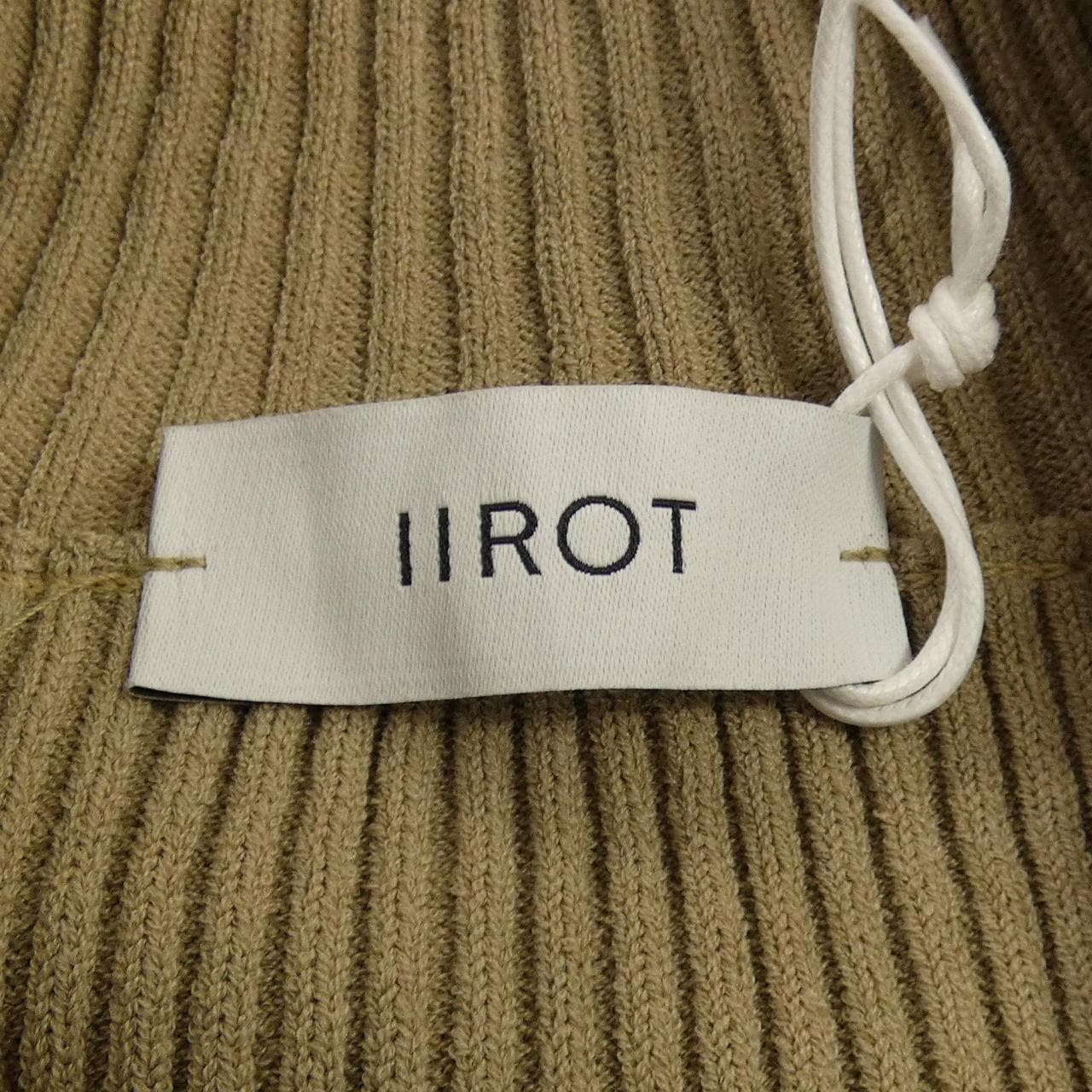 イロット IIROT ニット