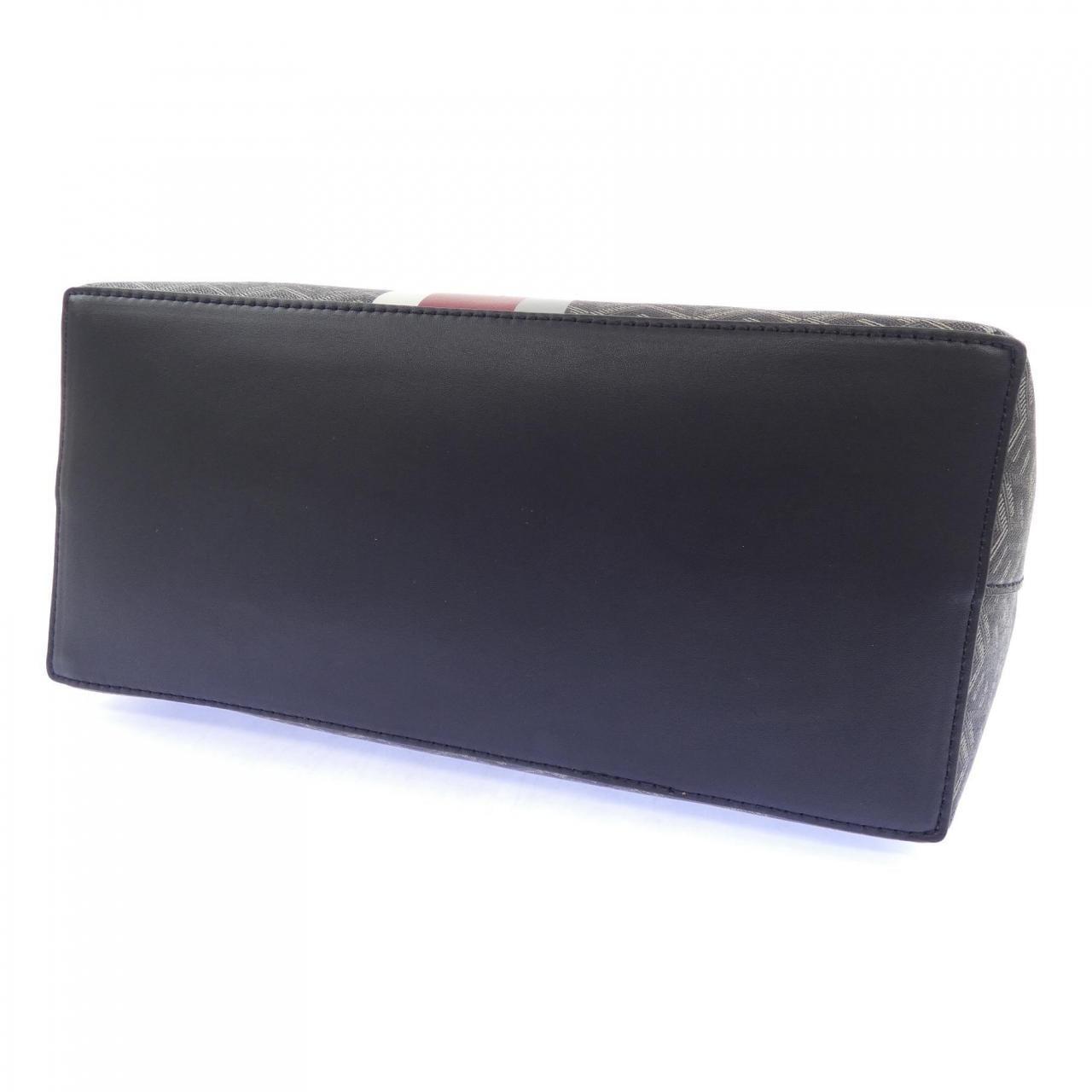 ゲス GUESS BAG
