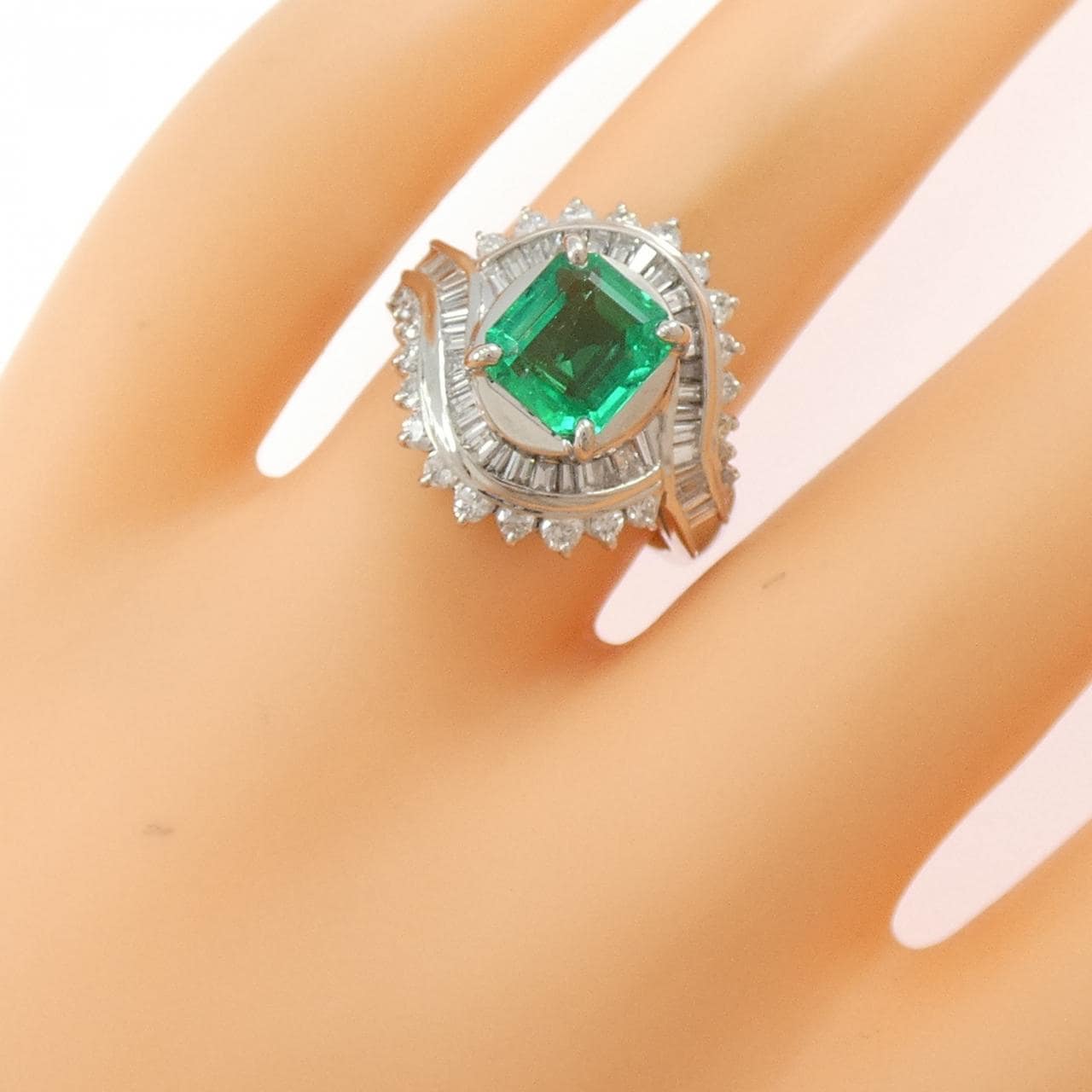 PT900 エメラルド リング 1.39CT