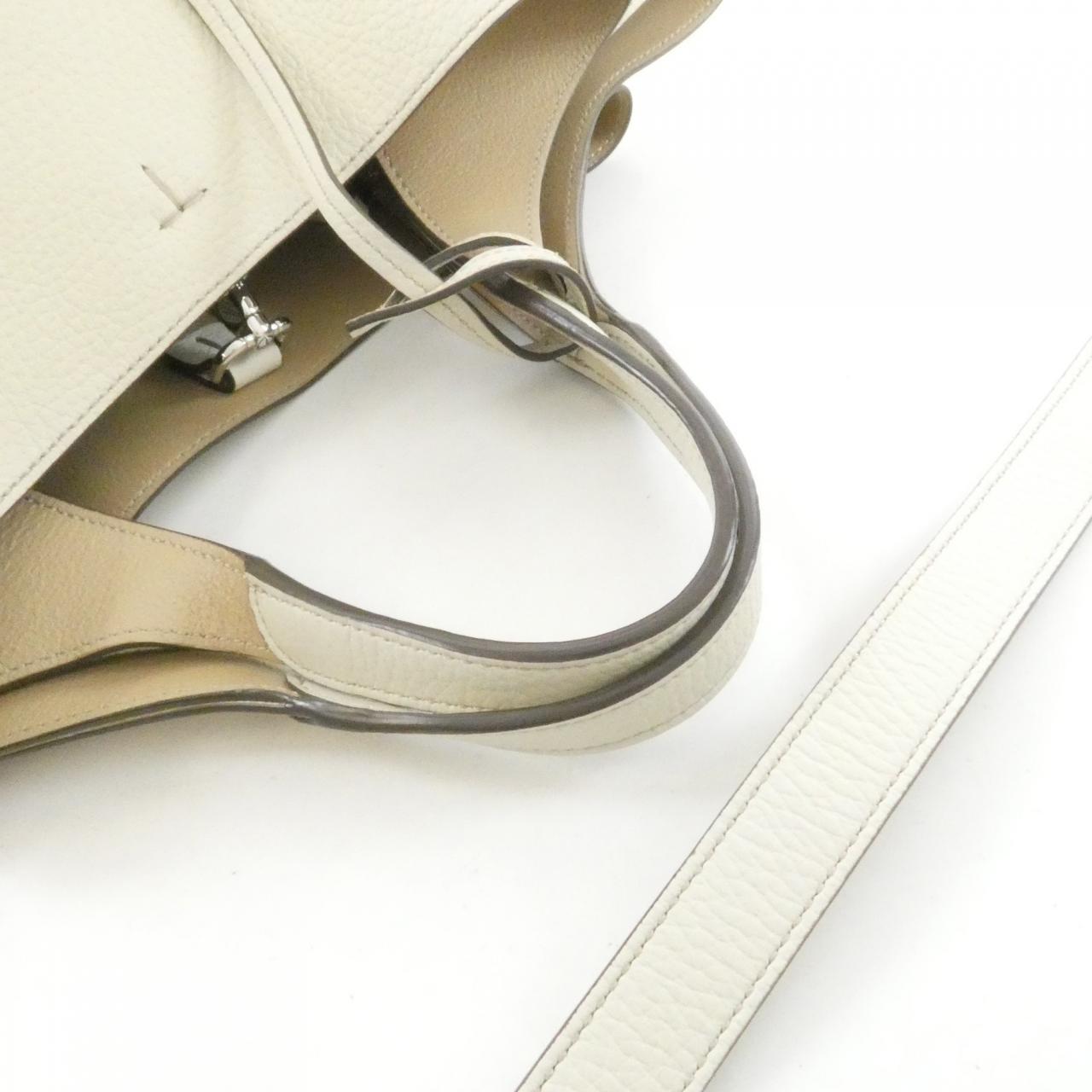 トッズ XBWAPAFL100QRI9O22 バッグ