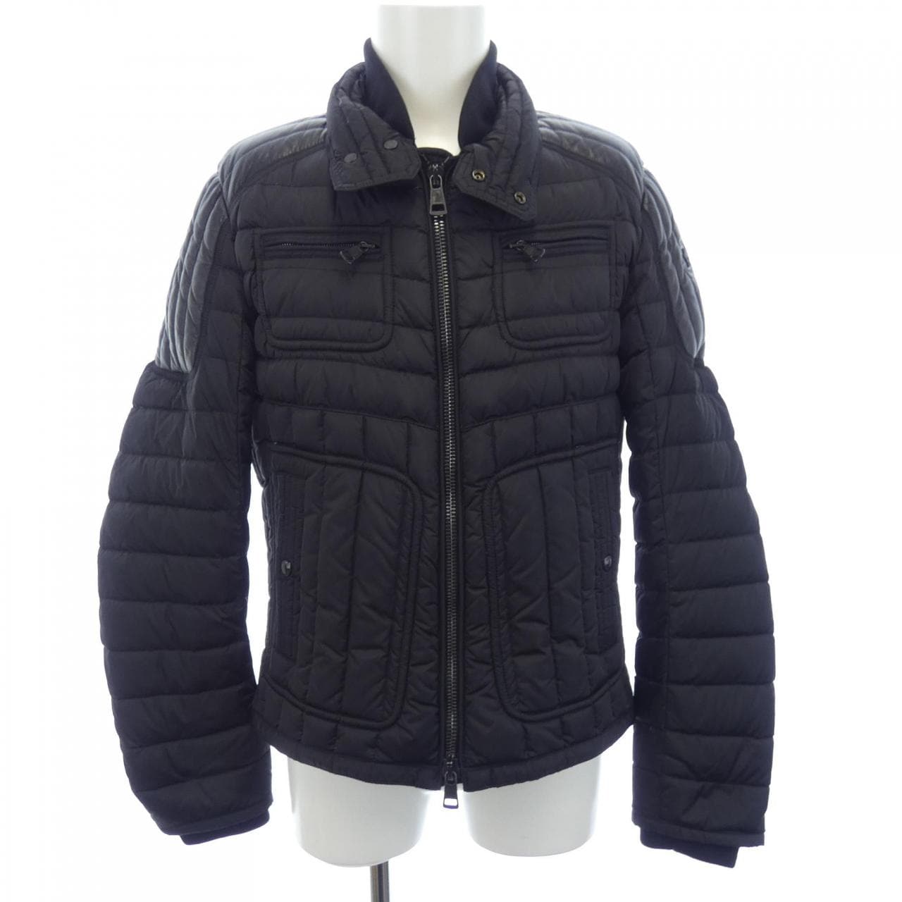モンクレール MONCLER ダウンジャケット
