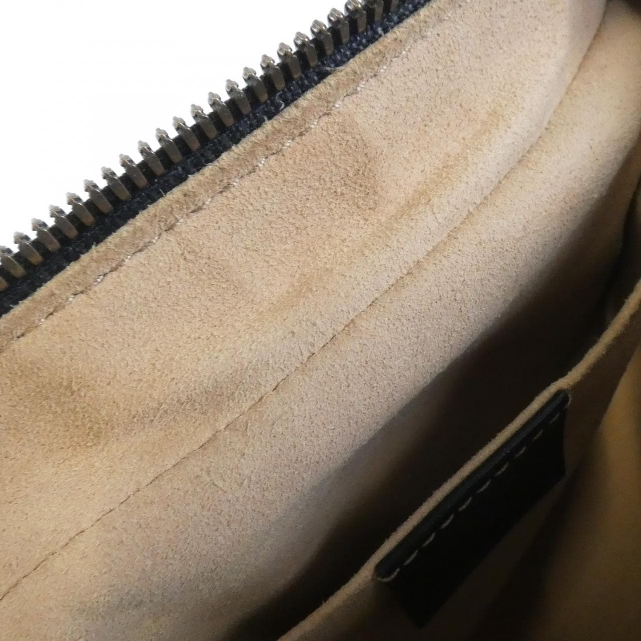 グッチ GG マーモント 447632 DTD1T ショルダーバッグ