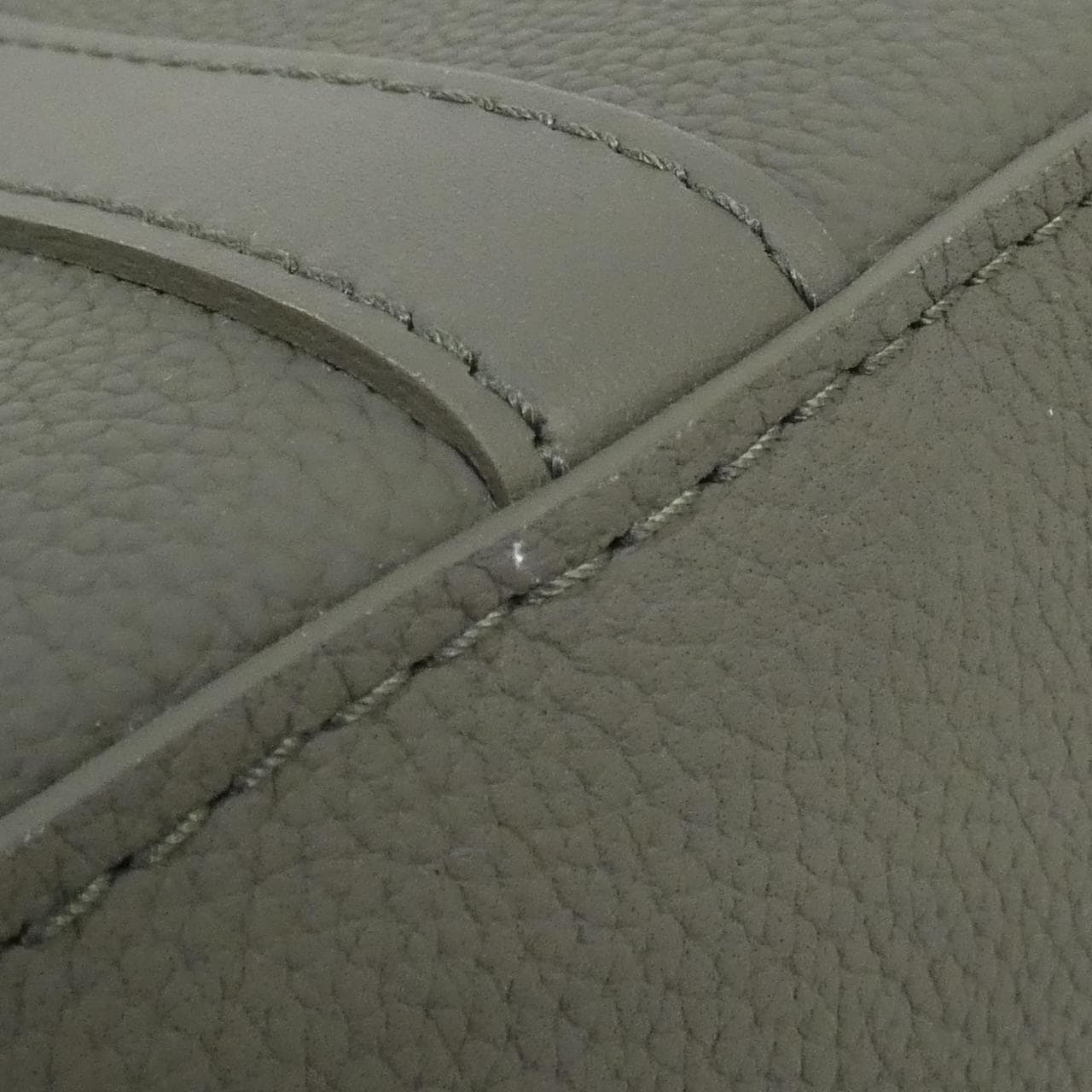 ルイヴィトン LVアエログラム シティ キーポル M21437 ショルダーバッグ