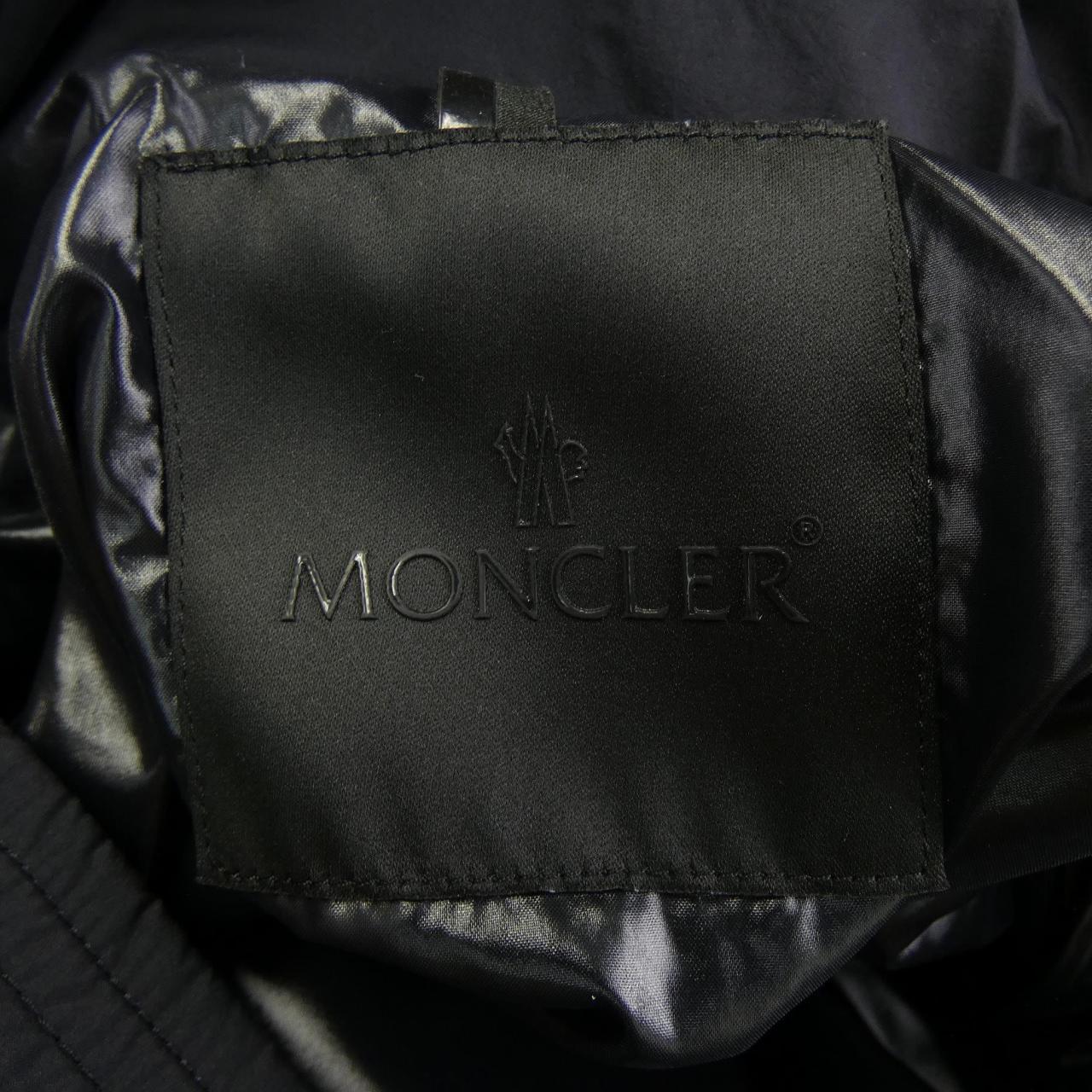 モンクレール MONCLER ダウンジャケット