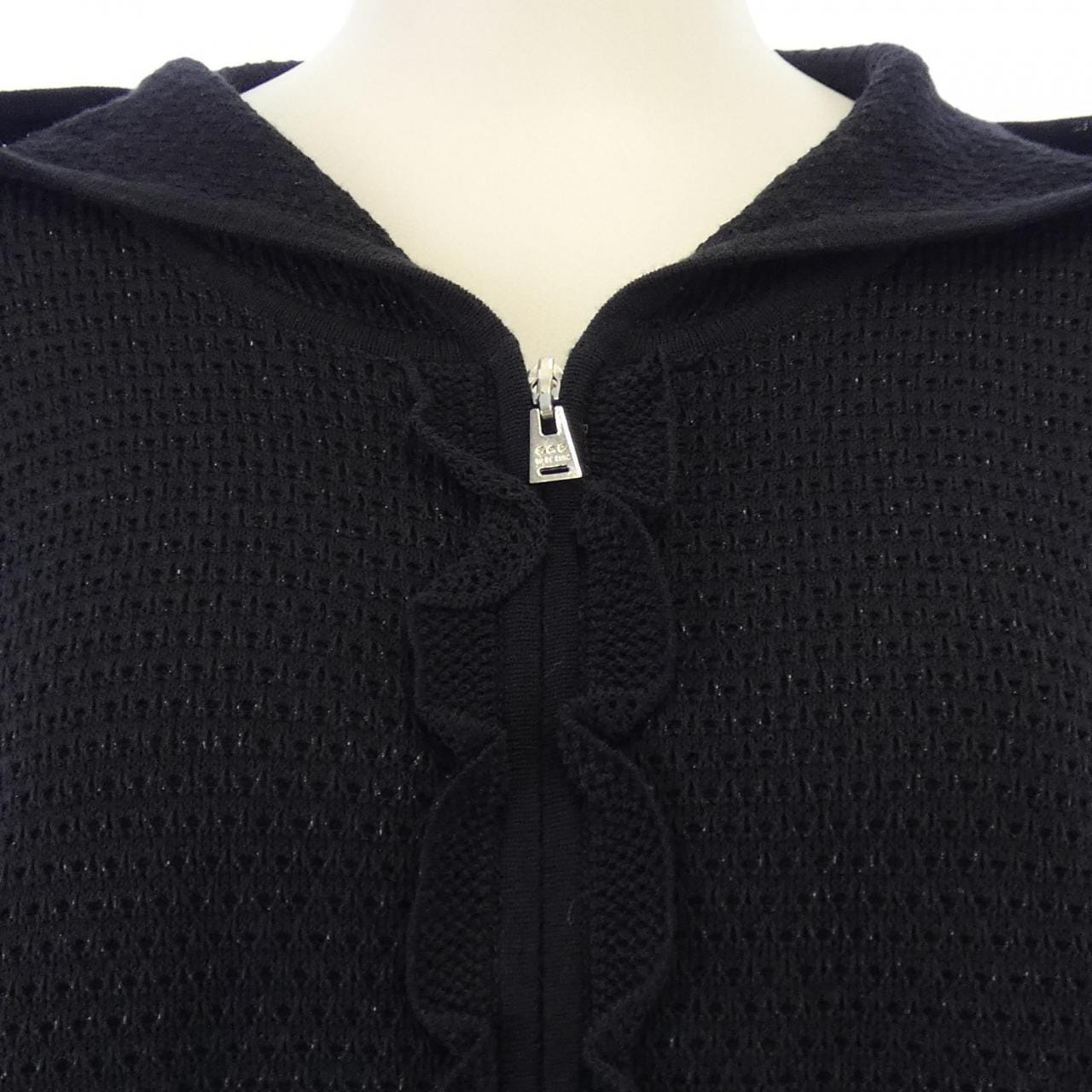 トゥービーシック TO BE CHIC パーカー