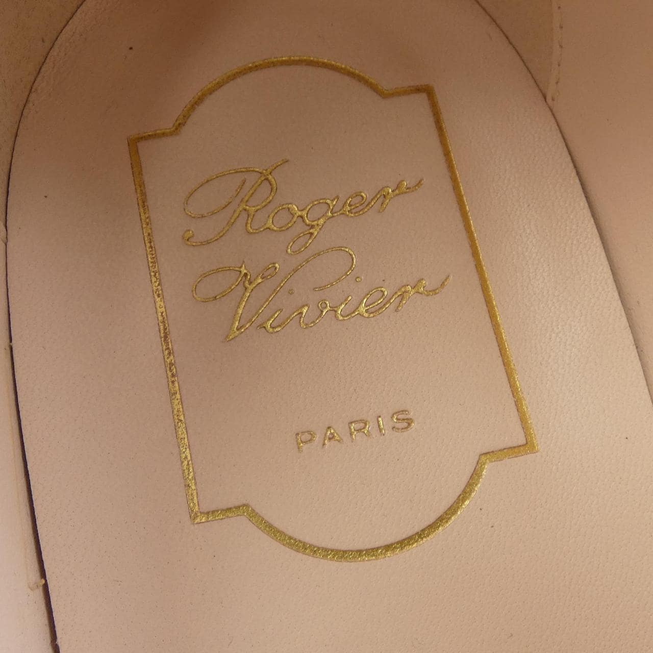 ROGER VIVIER ·维维亚鞋履