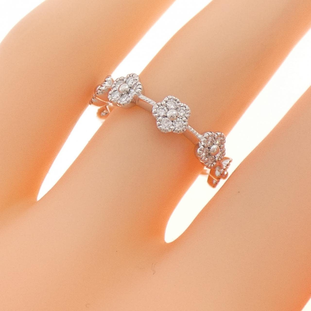 K18WG フラワー ダイヤモンド リング 0.43CT