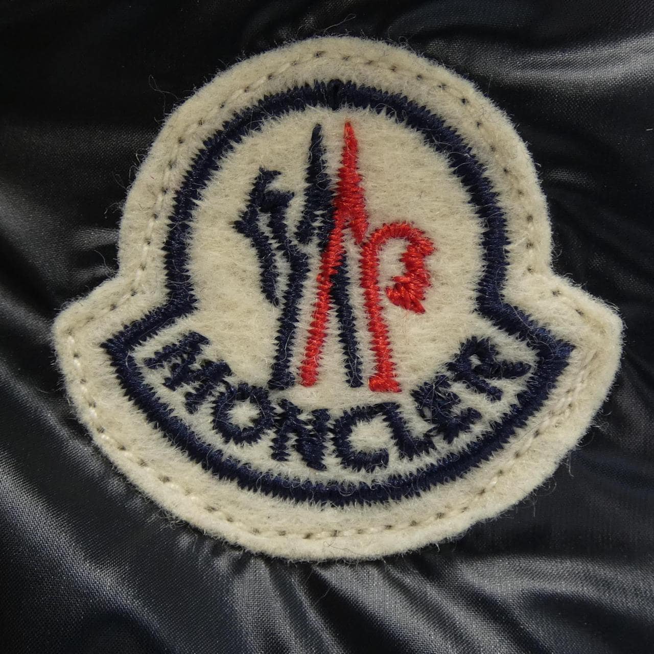 モンクレール MONCLER ダウンジャケット