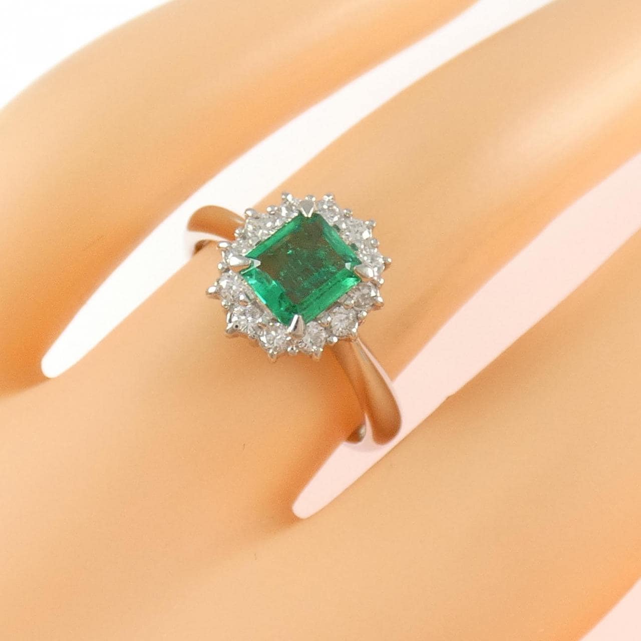 PT900 エメラルド リング 0.58CT