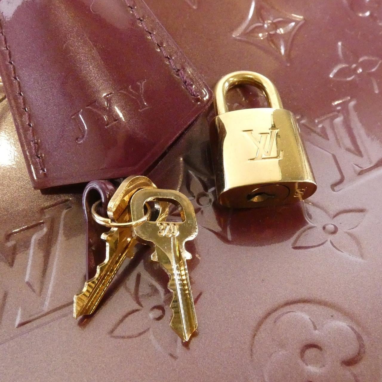 ルイヴィトン ヴェルニ アルマ GM M93594 バッグ