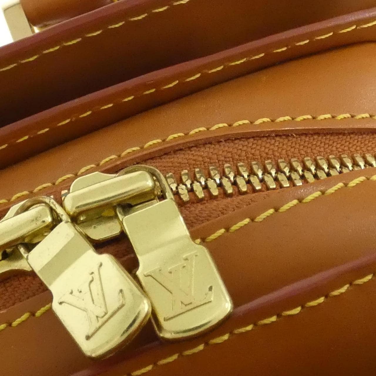 ルイヴィトン エピ ポンヌフ M52058 バッグ