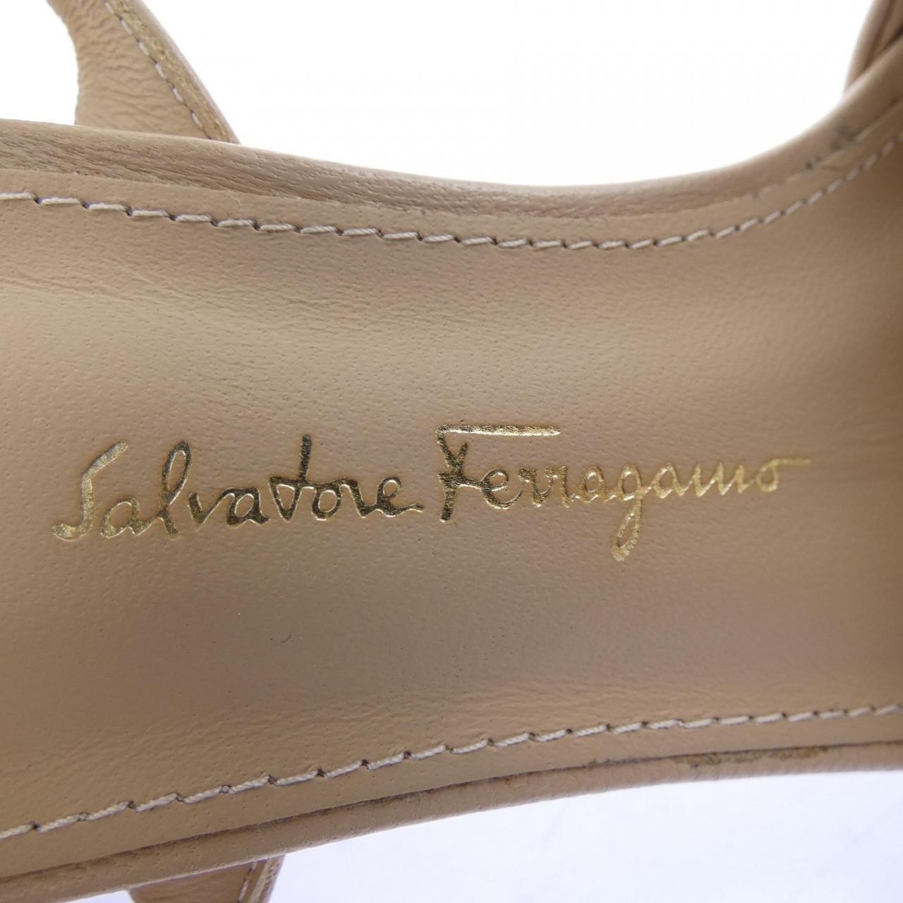 サルヴァトーレフェラガモ SALVATORE FERRAGAMO サンダル