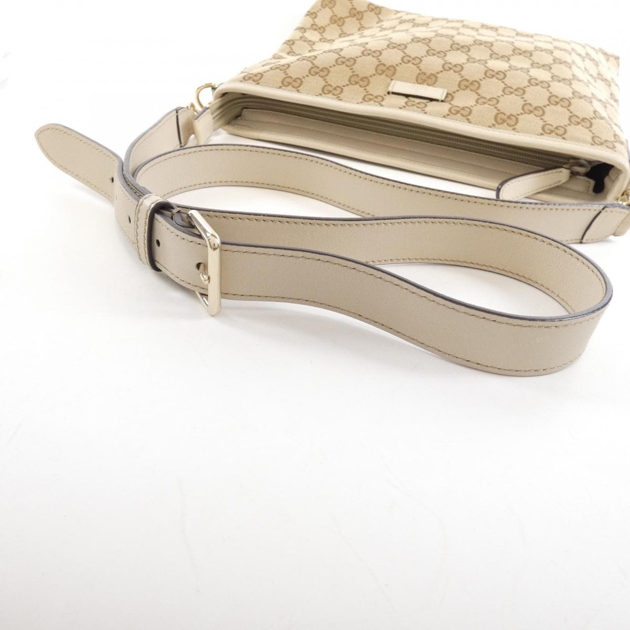 Gucci 388924 KQWFZ单肩包