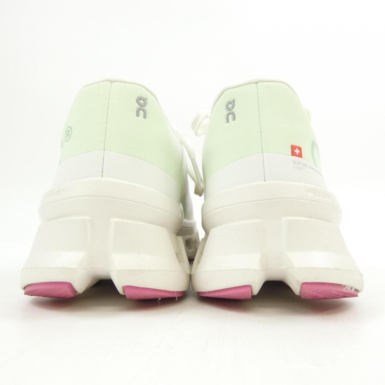 オン On 61.97725 スニーカー