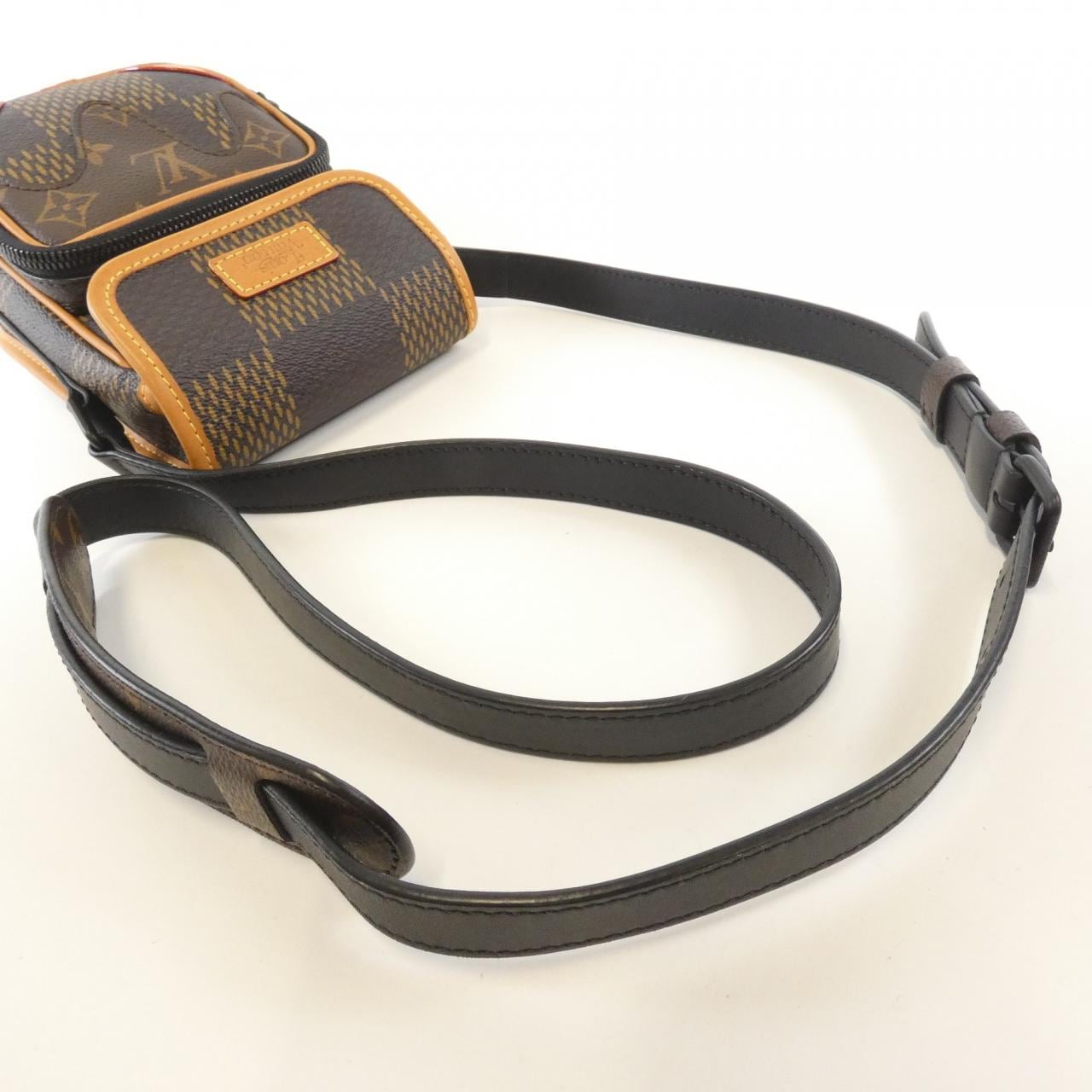 ルイヴィトン ダミエ ジャイアント(LVスクエアード) アマゾン メッセンジャー N40357 ショルダーバッグ