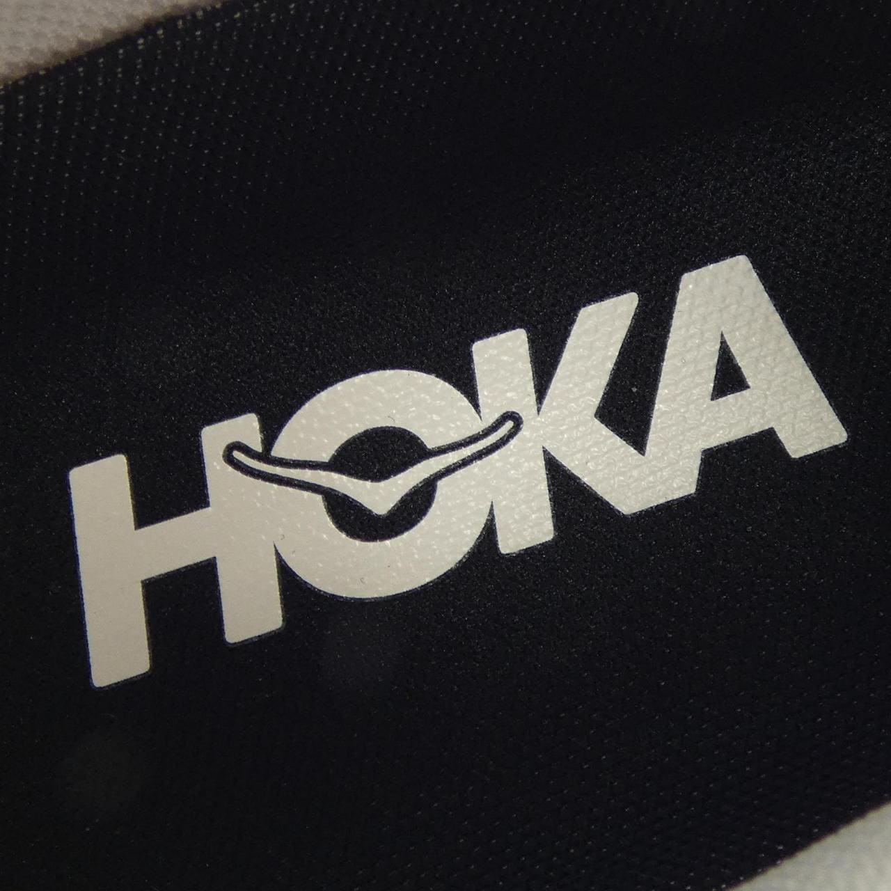 HOKA スニーカー