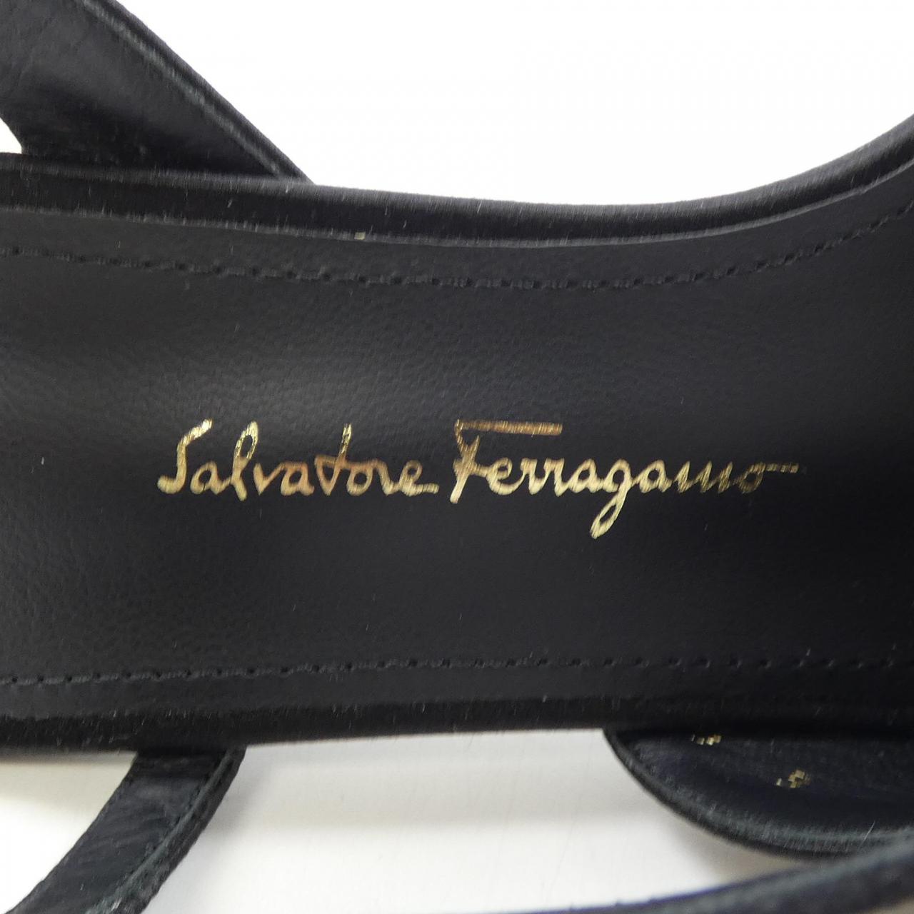 サルヴァトーレフェラガモ SALVATORE FERRAGAMO サンダル