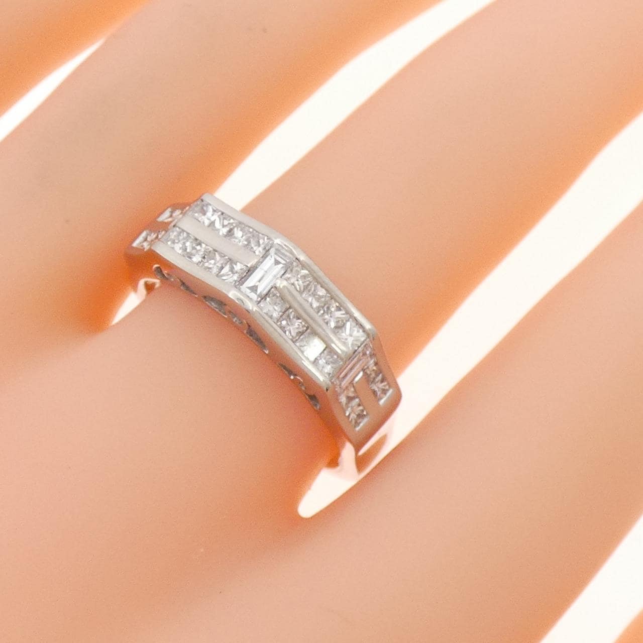 PT900 ダイヤモンド リング 1.00CT