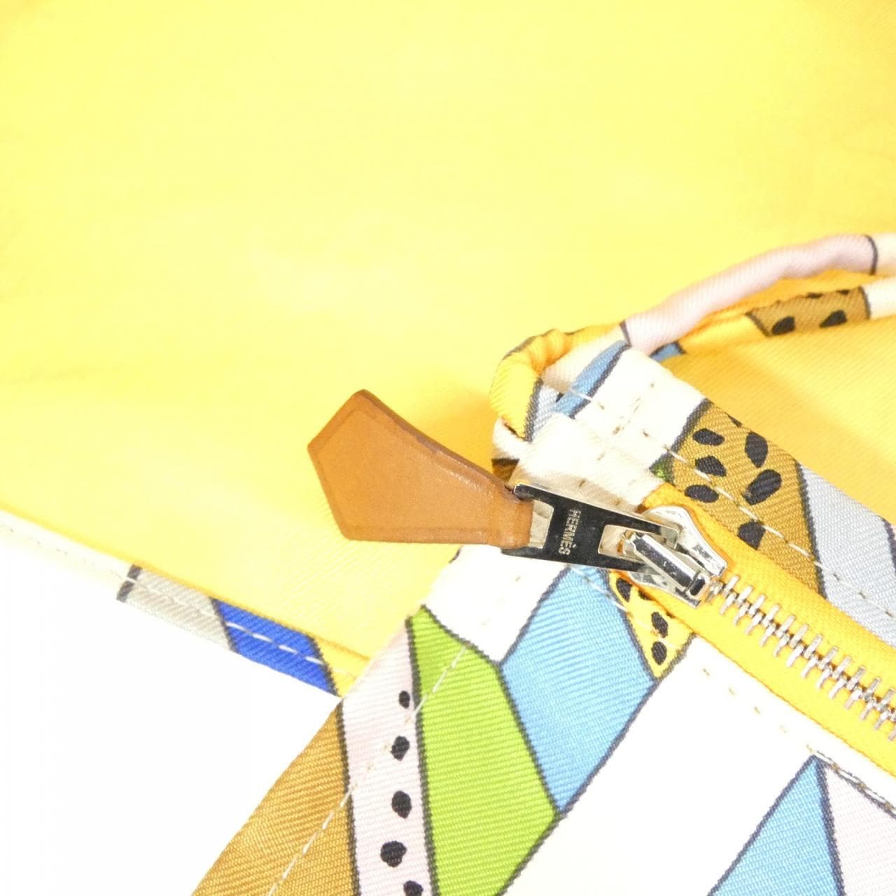 エルメス ON A SUMMER DAY シルキーシティ MM ショルダーバッグ