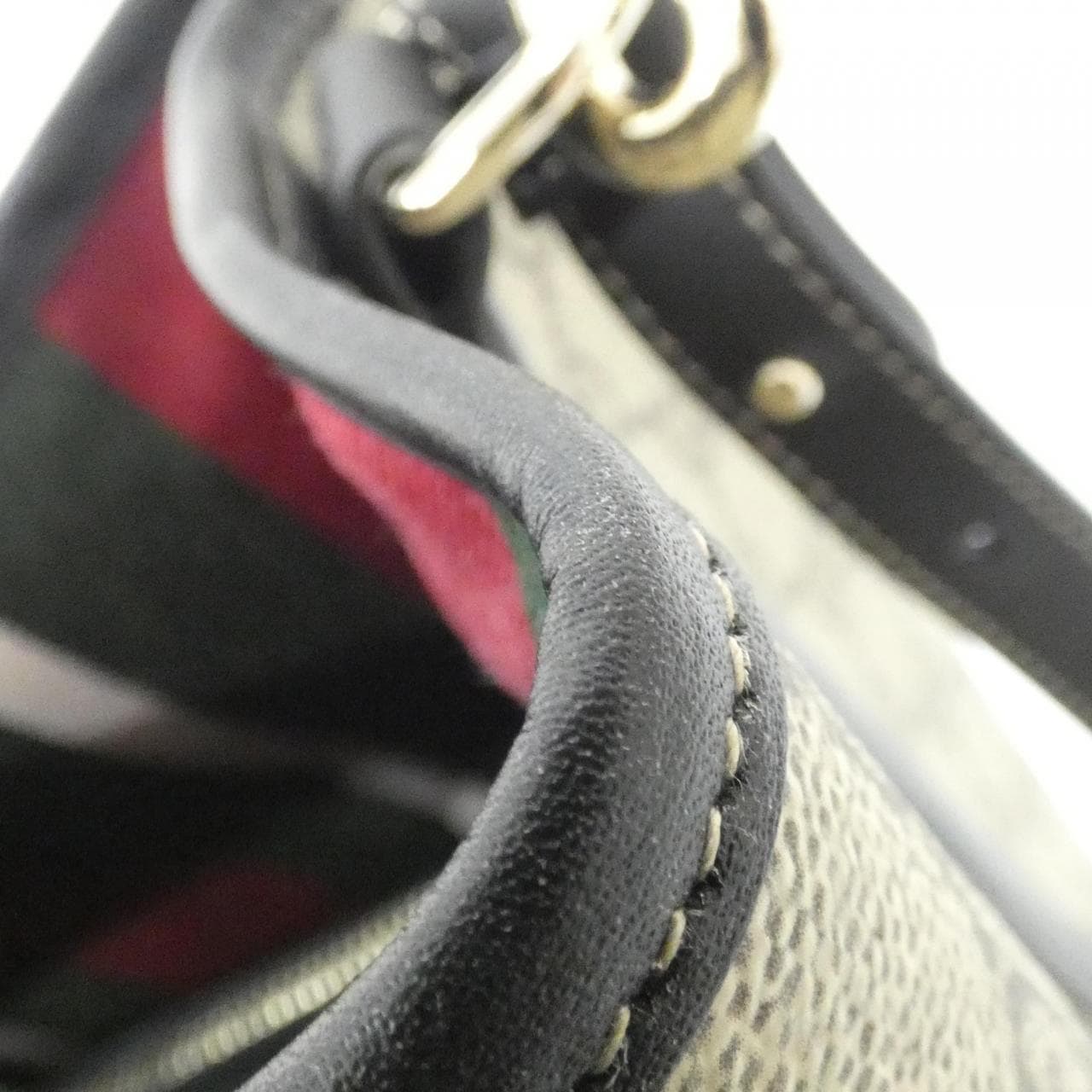 グッチ GG EMBLEM 815103 FAD6L ショルダーバッグ