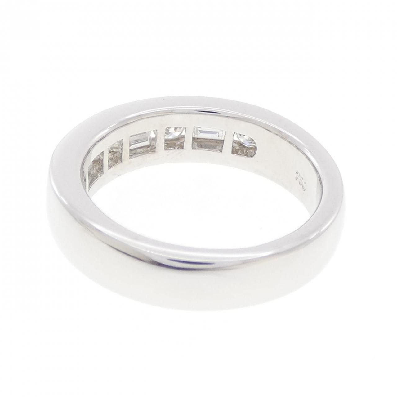 750WG Diamond ring