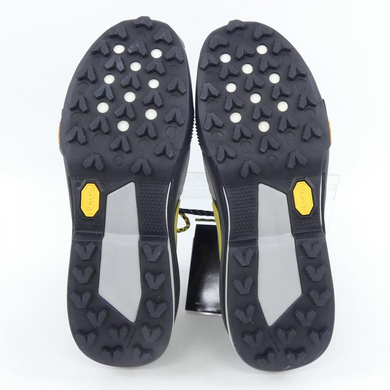 ナイキサカイ NIKE×SACAI HQ8618-002 スニーカー