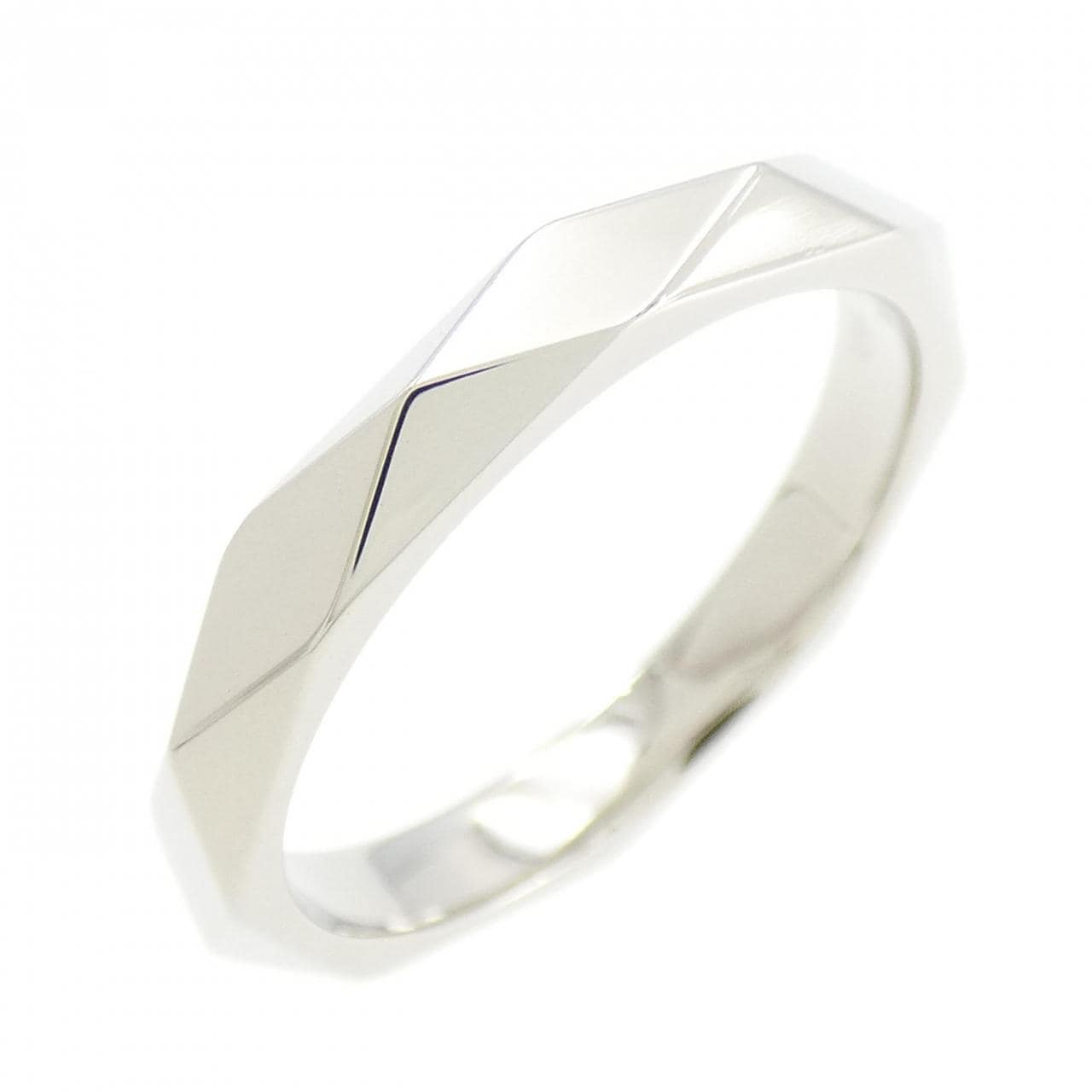 Boucheron faceted ring