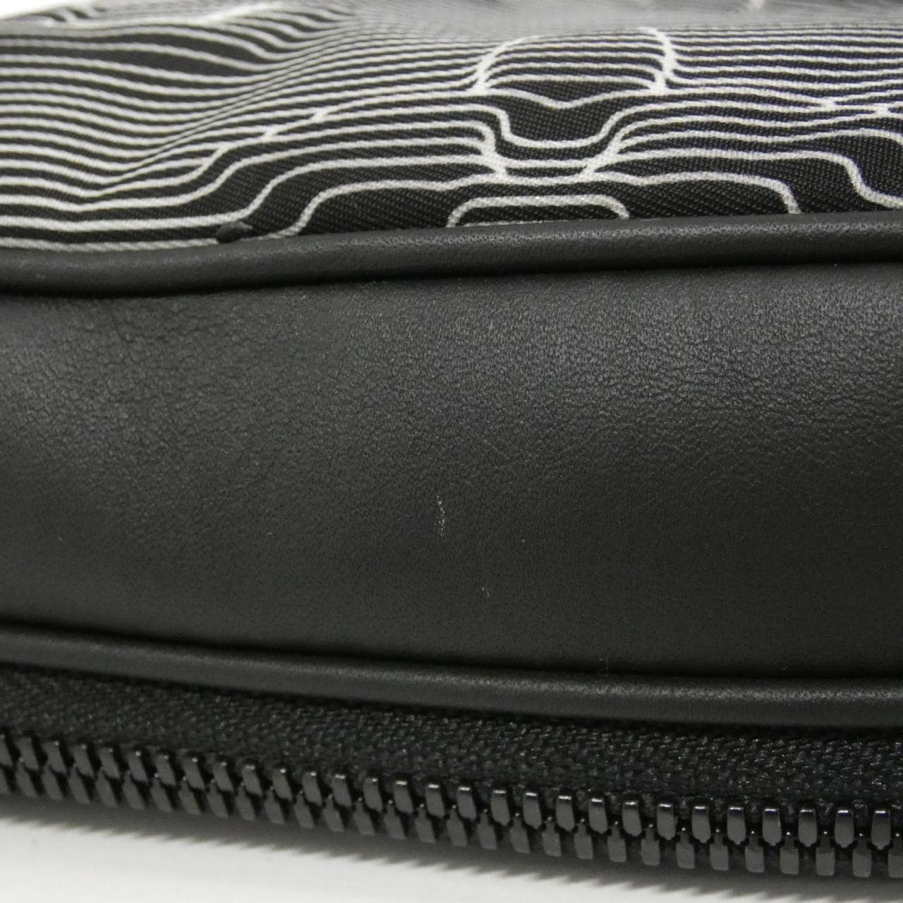 ルイヴィトン LOUIS VUITTON 2054 エクスパンダブル メッセンジャー M55698 ショルダーバッグ