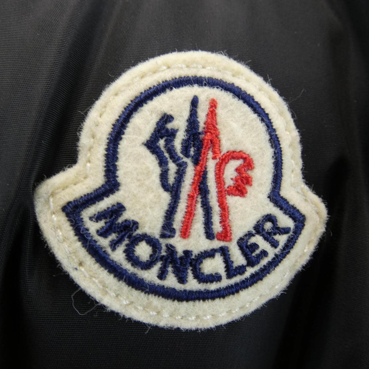 モンクレール MONCLER AVOCE ダウンジャケット