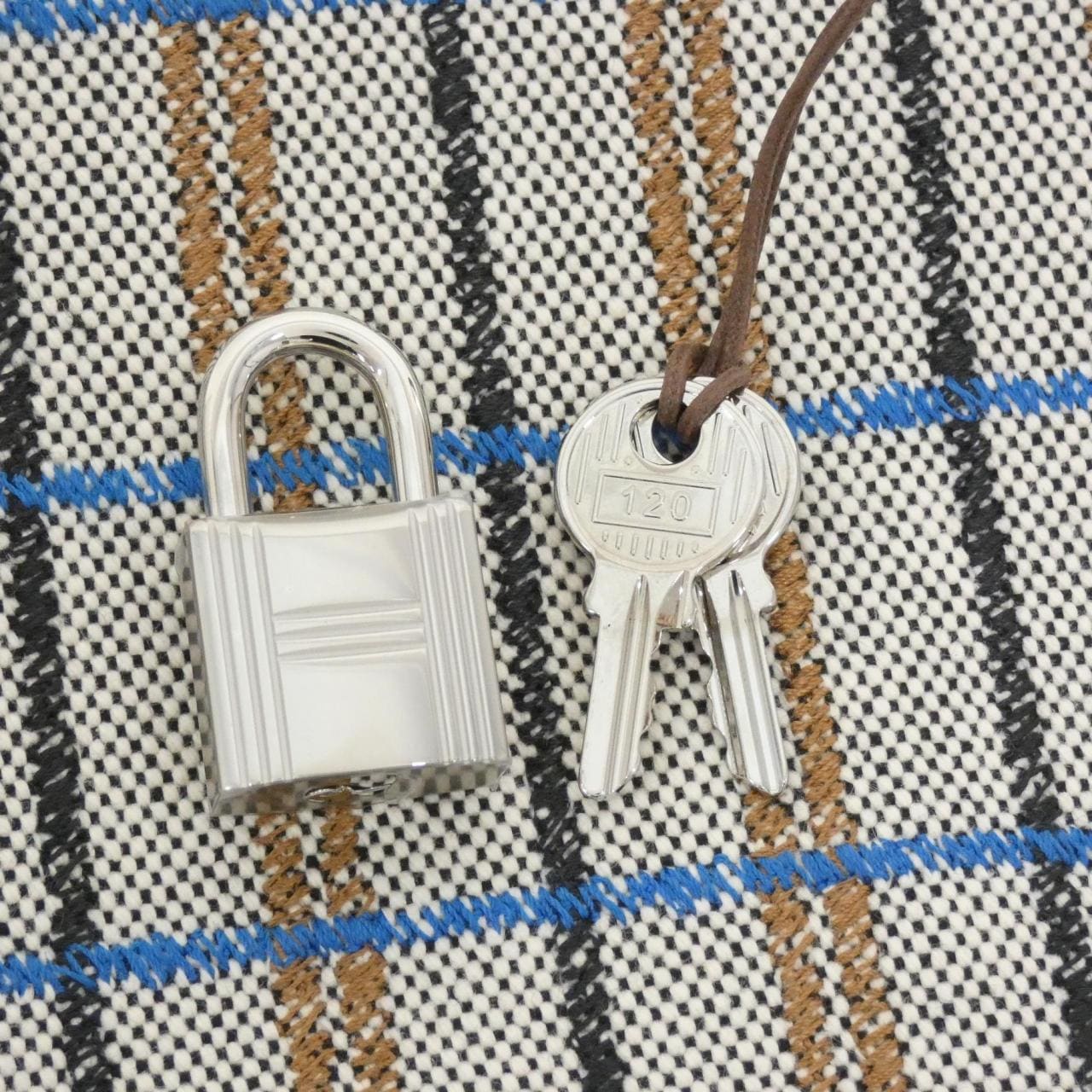 エルメス COUVERTURE CARRE ピコタン ロック PM 085988CK バッグ