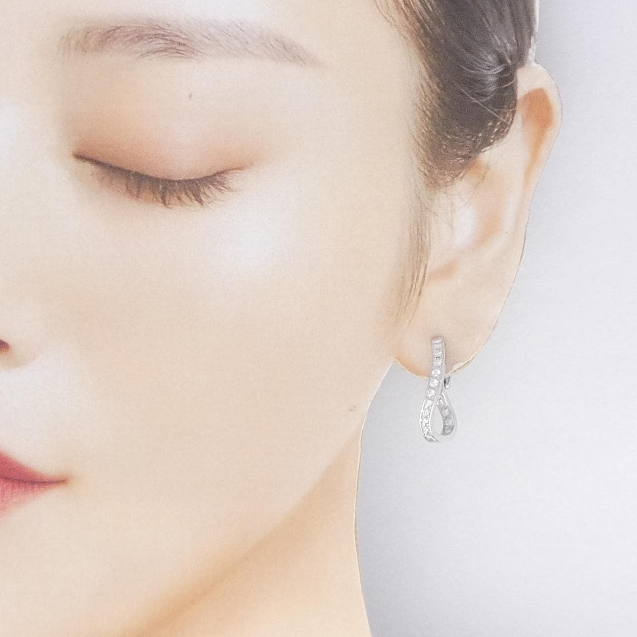 750WG ダイヤモンド ピアス 0.56CT