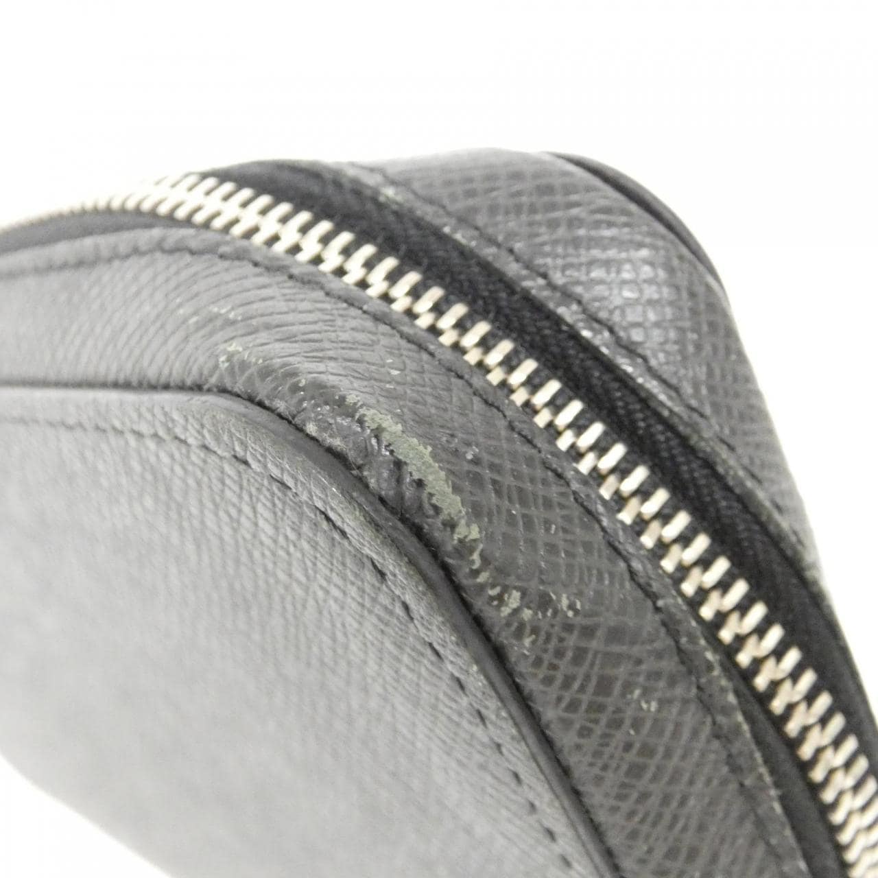 ルイヴィトン タイガ ジッピーXL M44275 財布