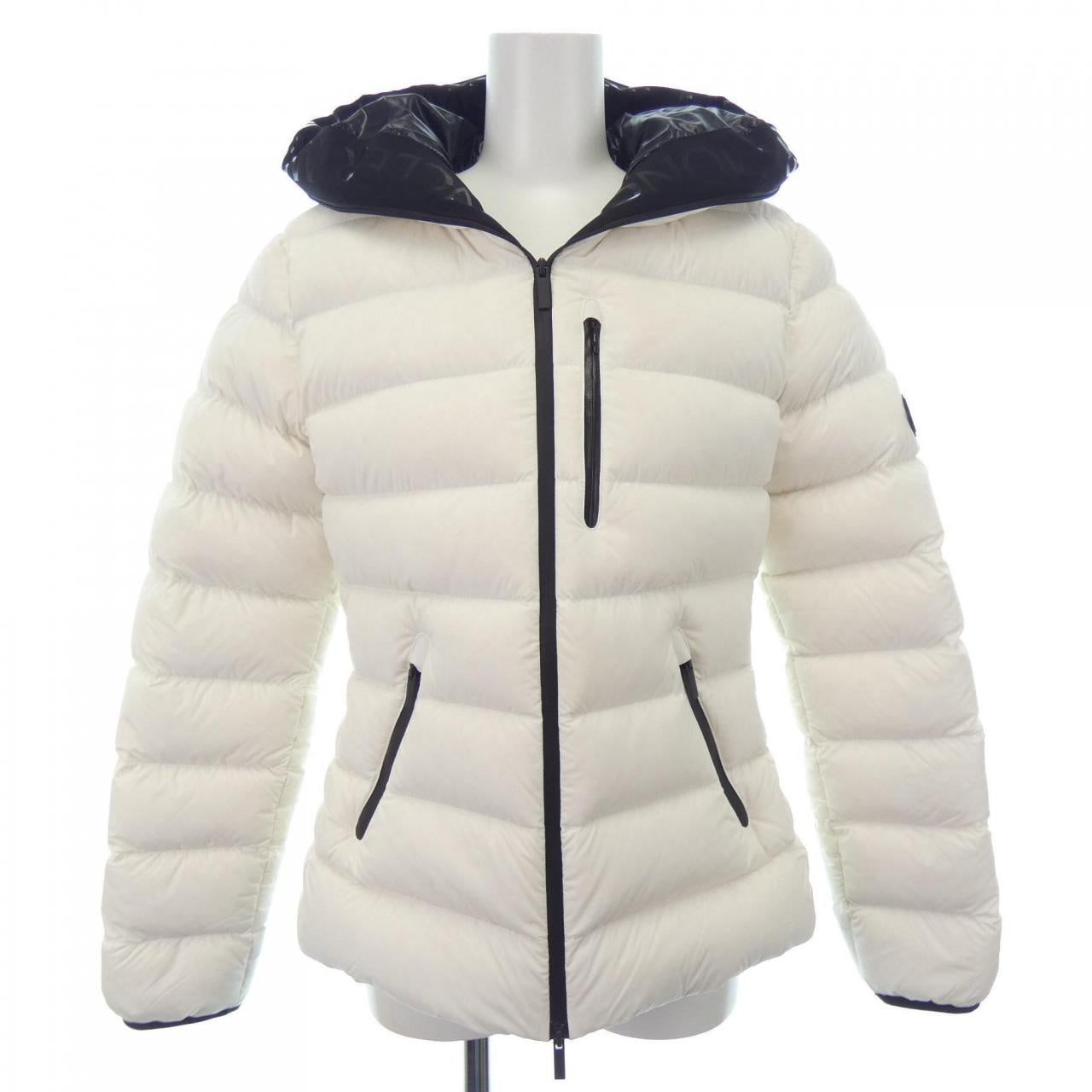 モンクレール MONCLER ダウンジャケット