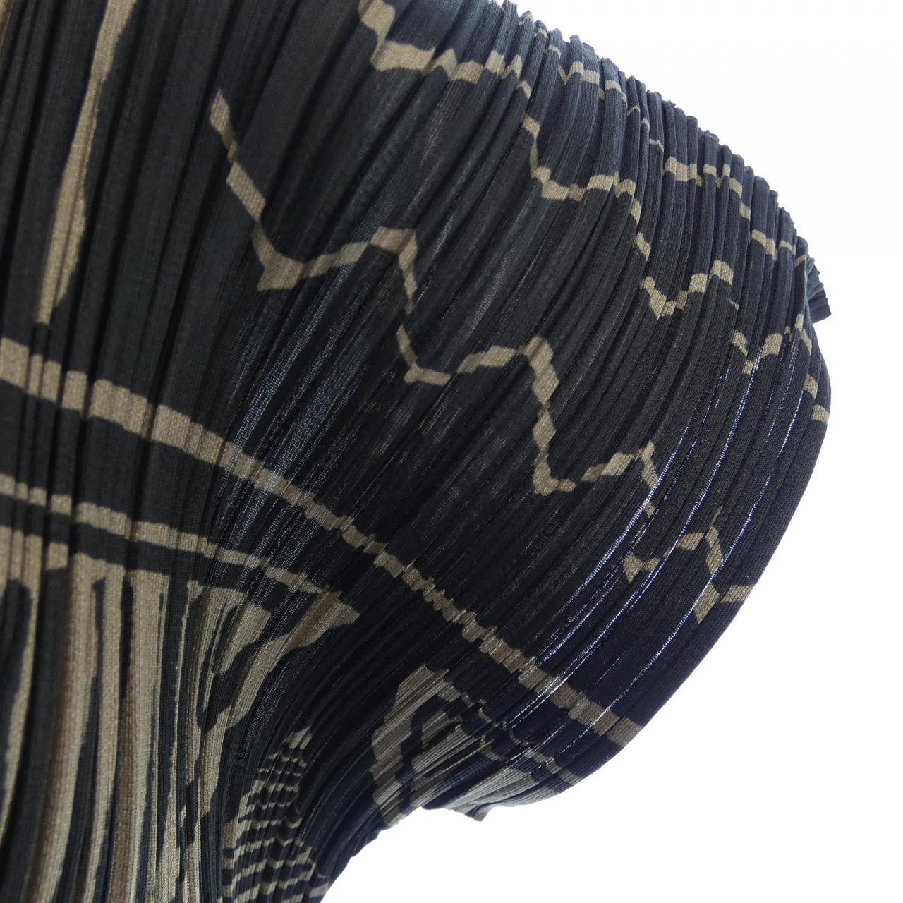 プリーツプリーズ PLEATS PLEASE 2016 PP63-JJ703 7571055 ベスト