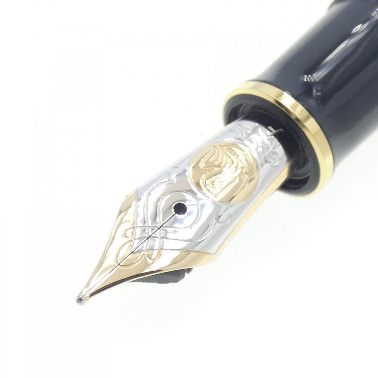 Pelikan Souveraine M800 Bordeaux Fountain Pen