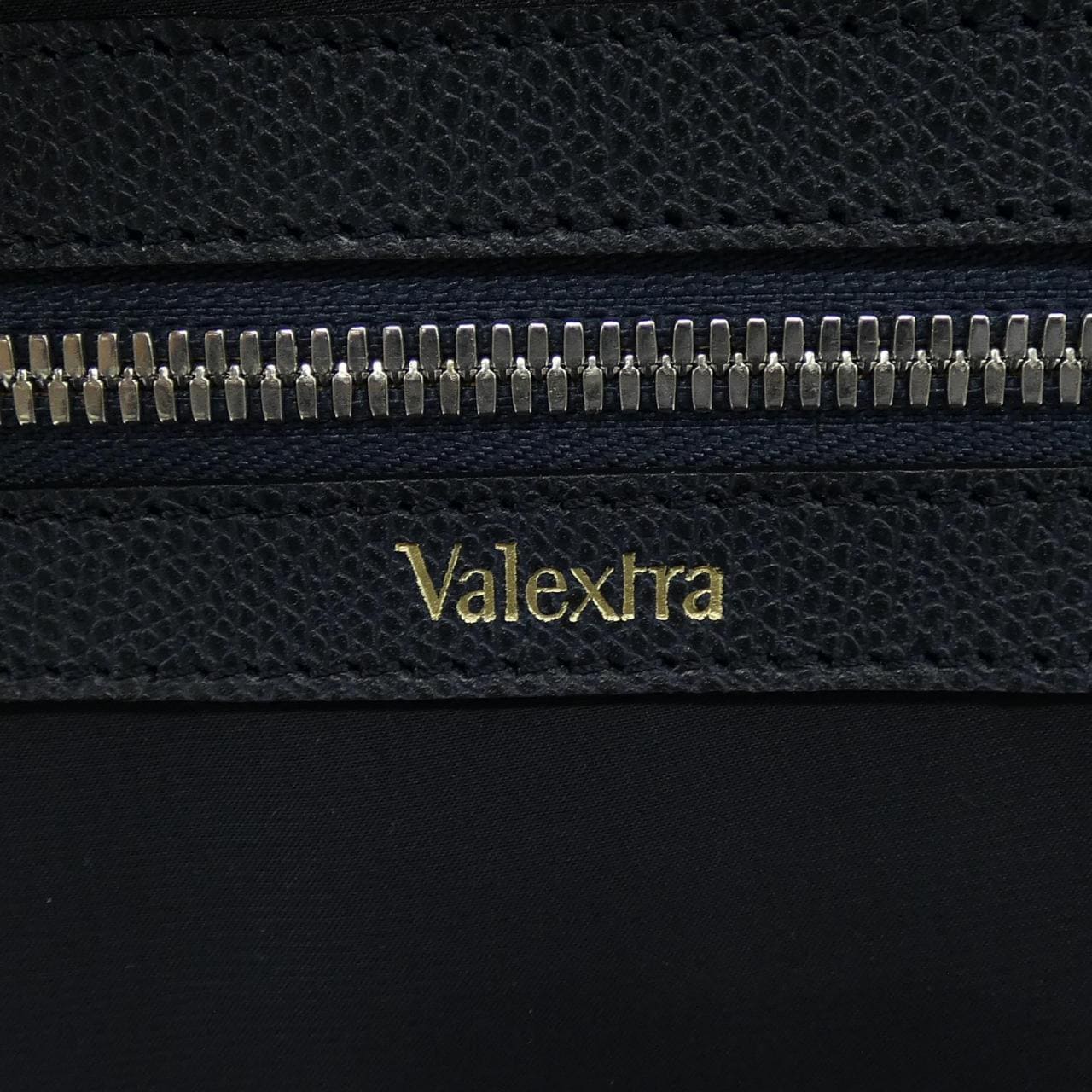 ヴァレクストラ VALEXTRA CARRY BAG