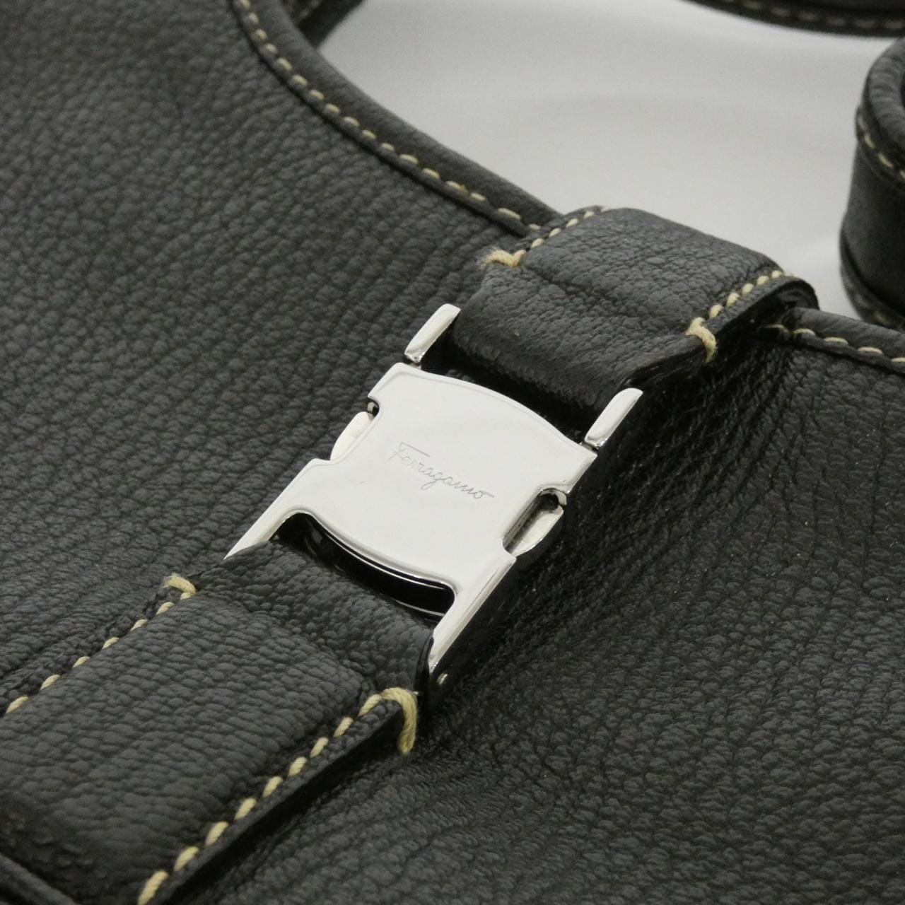 【ヴィンテージ】サルヴァトーレフェラガモ 21 0734 ショルダーバッグ