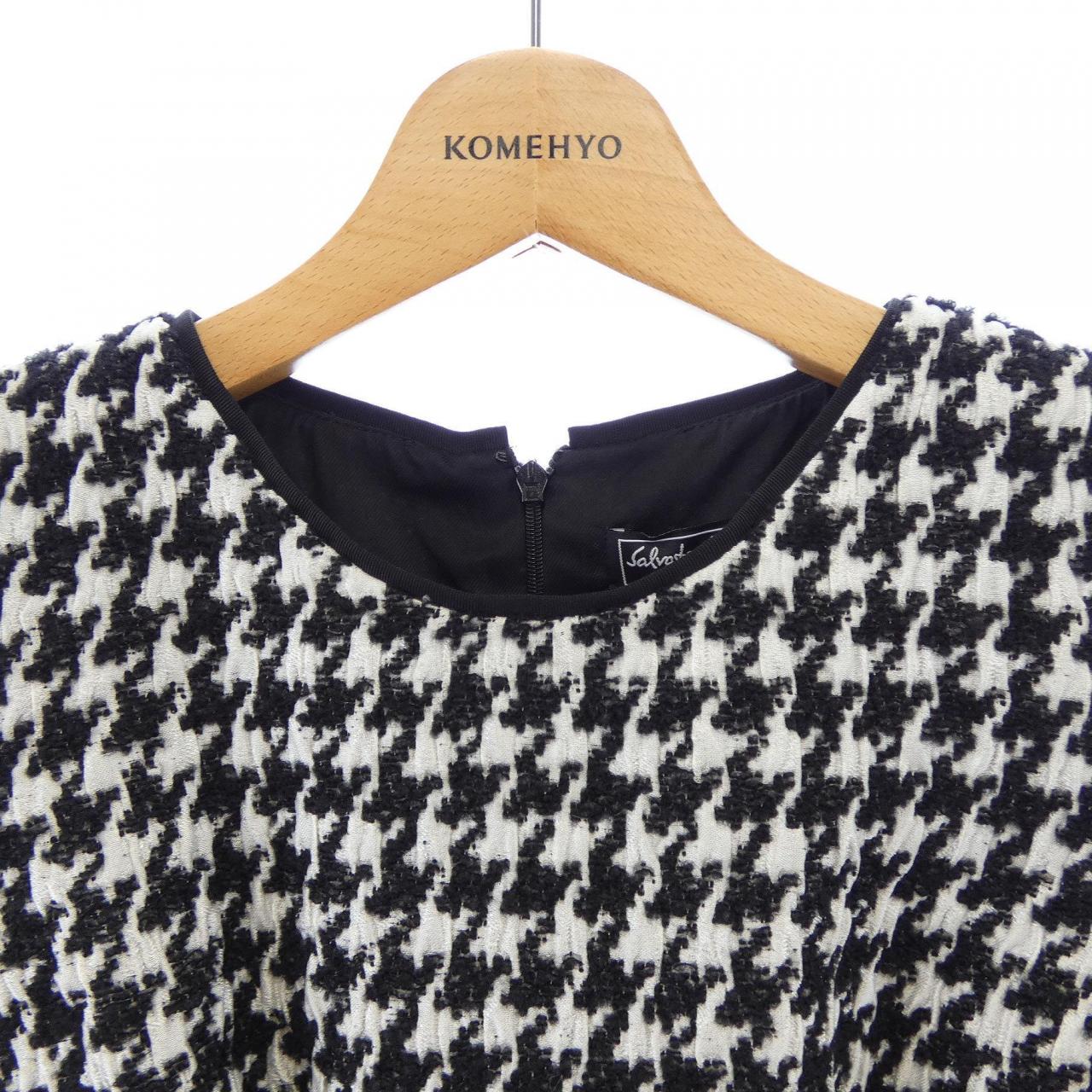 サルヴァトーレフェラガモ SALVATORE FERRAGAMO ワンピース