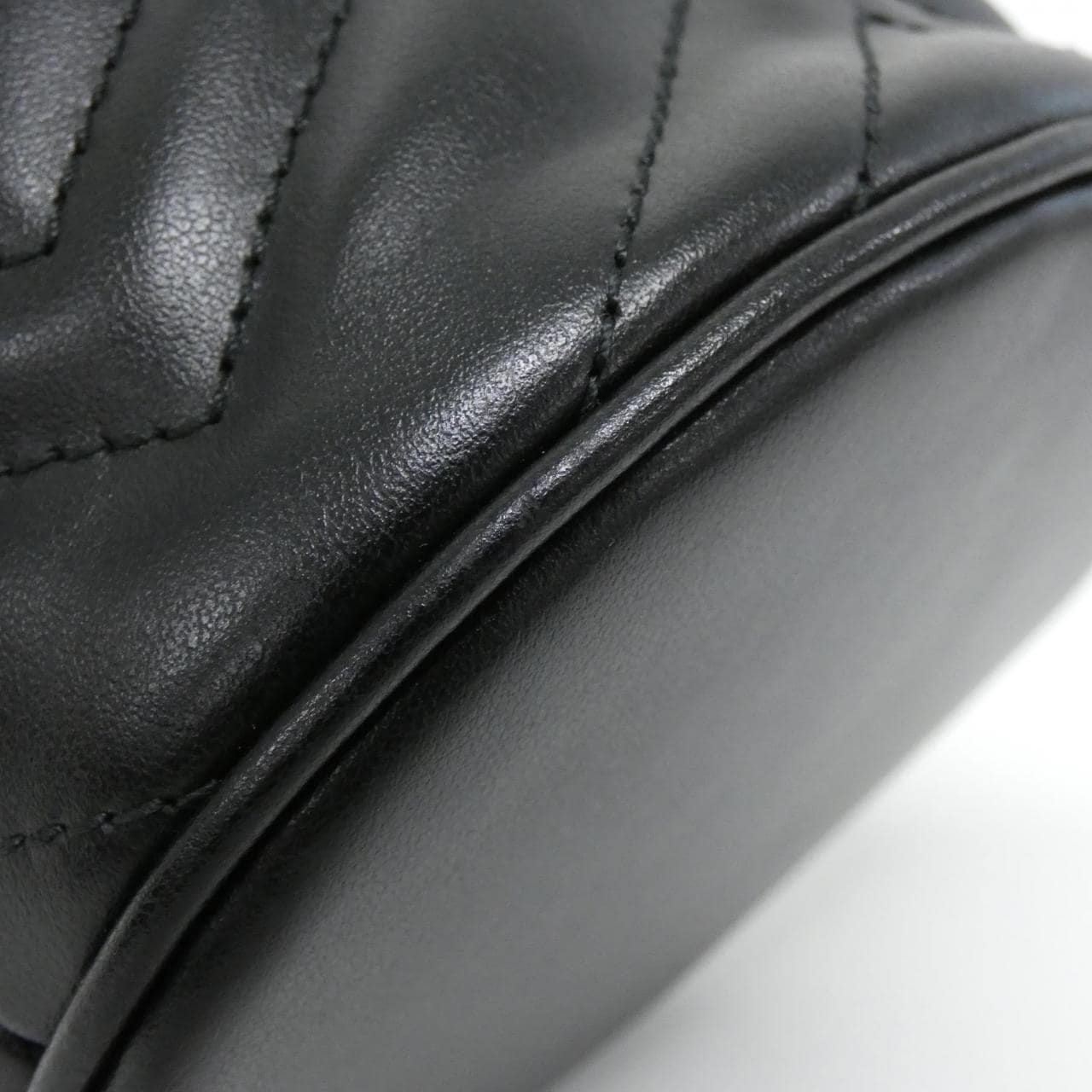 グッチ GG MARMONT 575163 DTDRT ショルダーバッグ