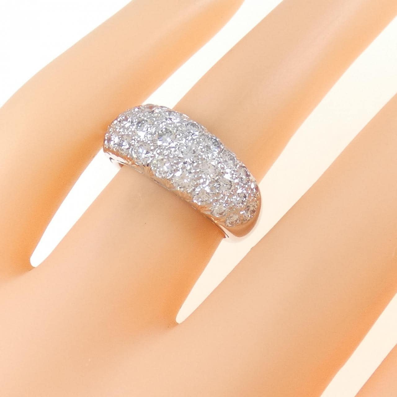 HARRY WINSTON Diamond ring