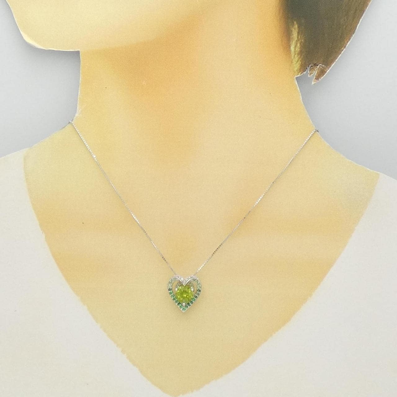 K18WG heart Peridot necklace 2.00CT