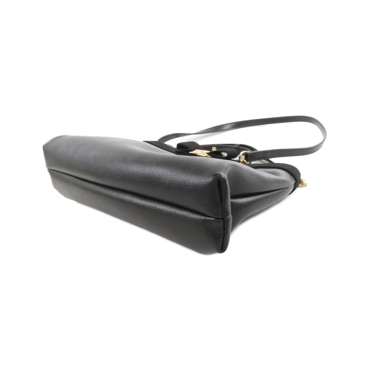 サルヴァトーレフェラガモ NEW VARA 21 I265 ショルダーバッグ