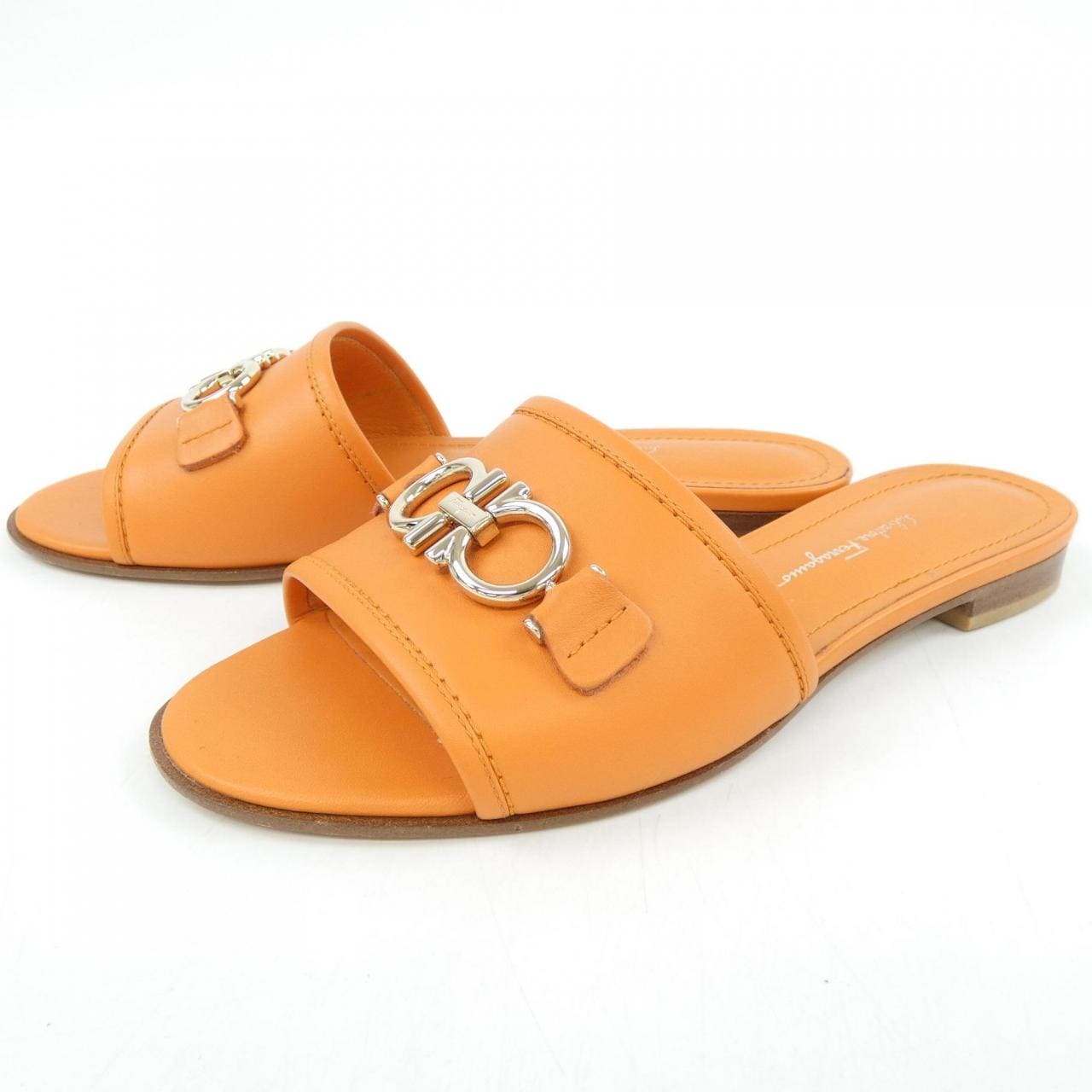 サルヴァトーレフェラガモ SALVATORE FERRAGAMO サンダル