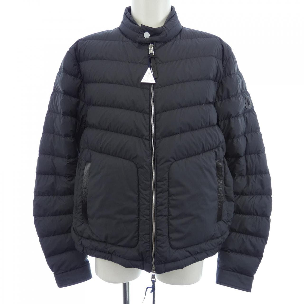 モンクレール MONCLER ダウンジャケット