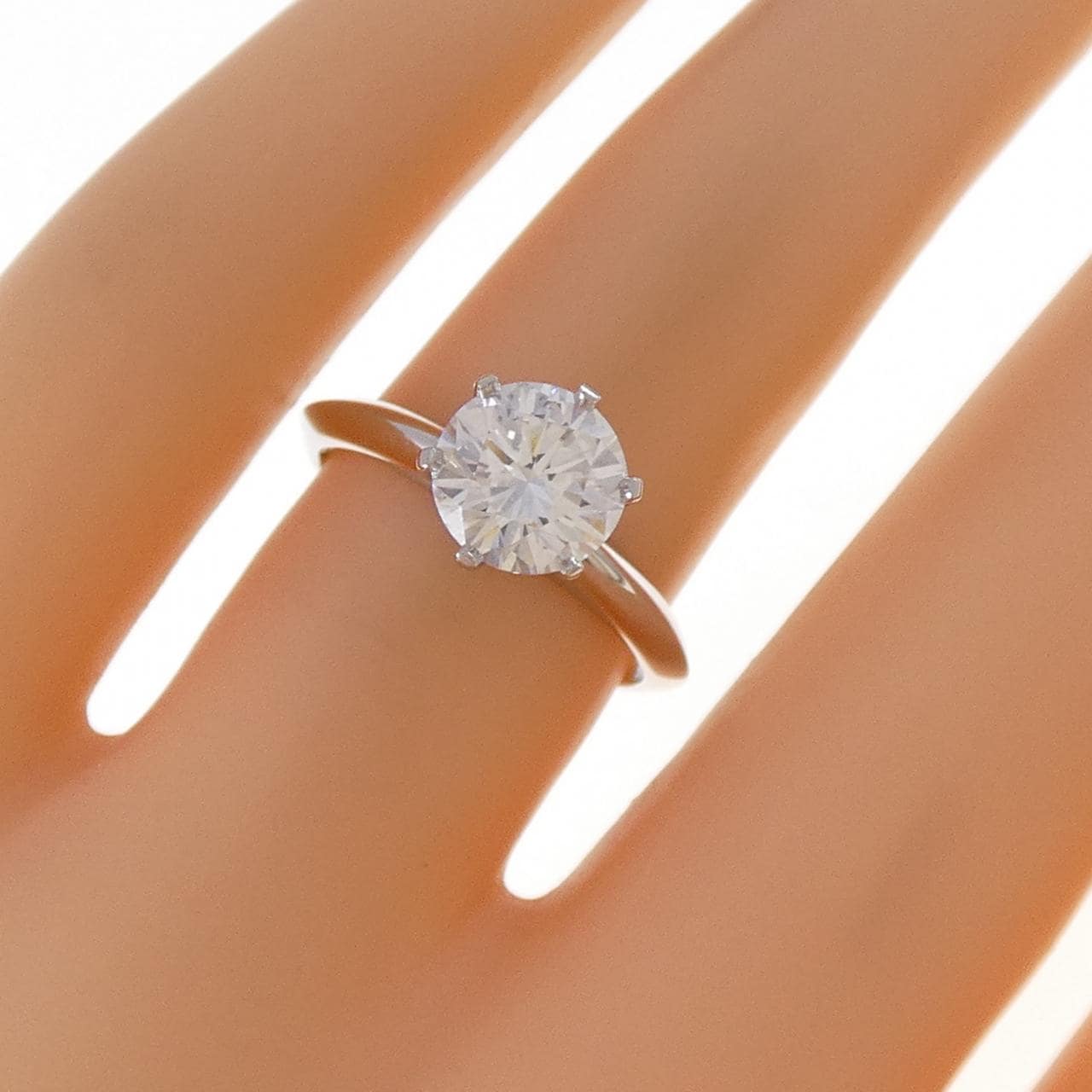 ティファニー クラシックソリティア リング 1.35CT G VVS1