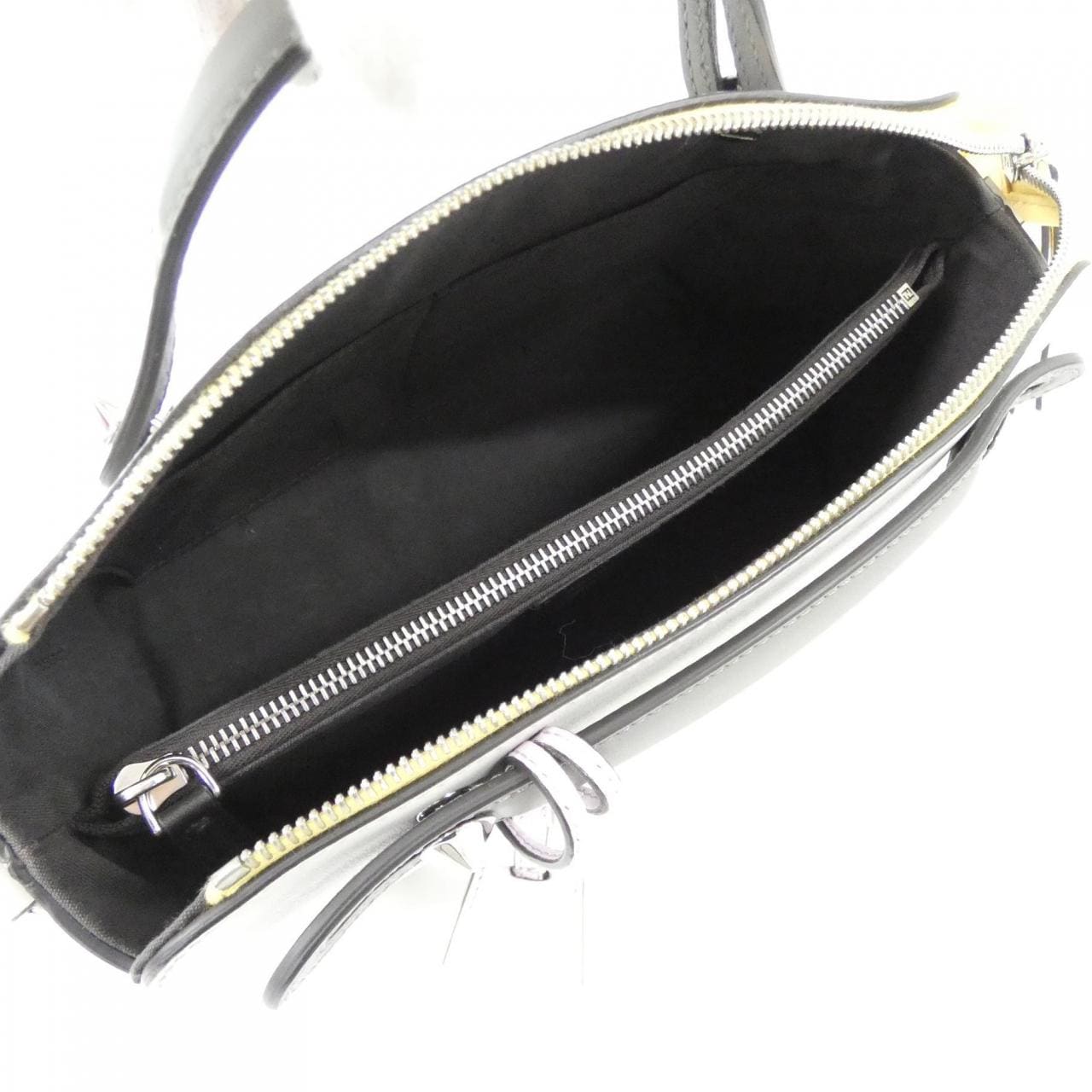フェンディ バイ ザ ウェイ ミディアム 8BL146 5QJ バッグ