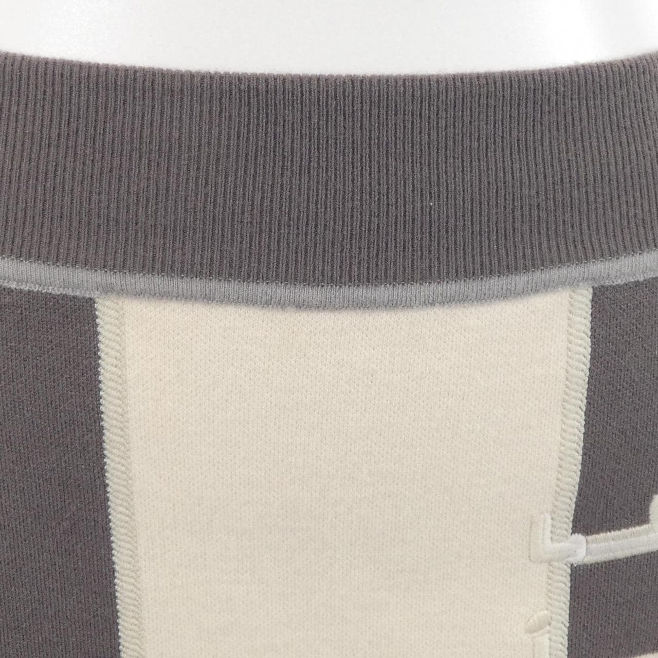 エルメス HERMES ETRIERS　STIRRS 4E2323D5 スカート
