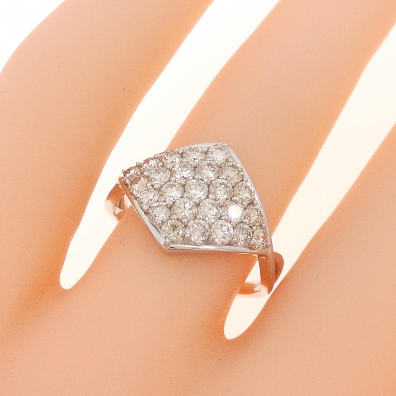 PT950 ダイヤモンド リング 1.00CT
