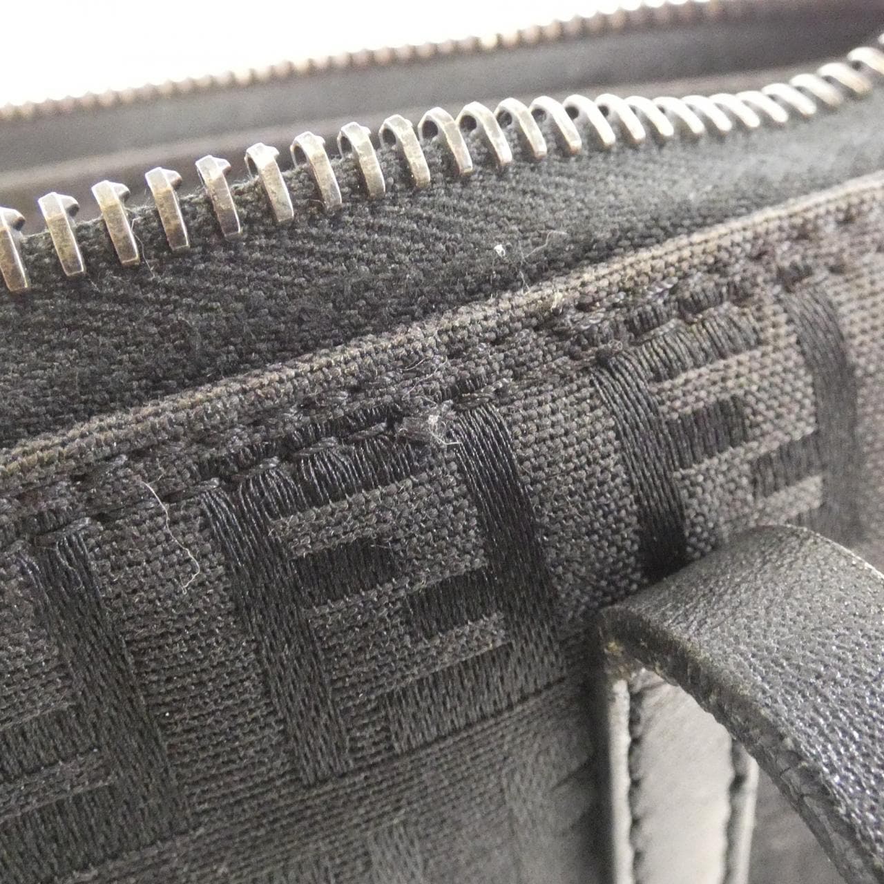 FENDI 8BH021 NY1 包