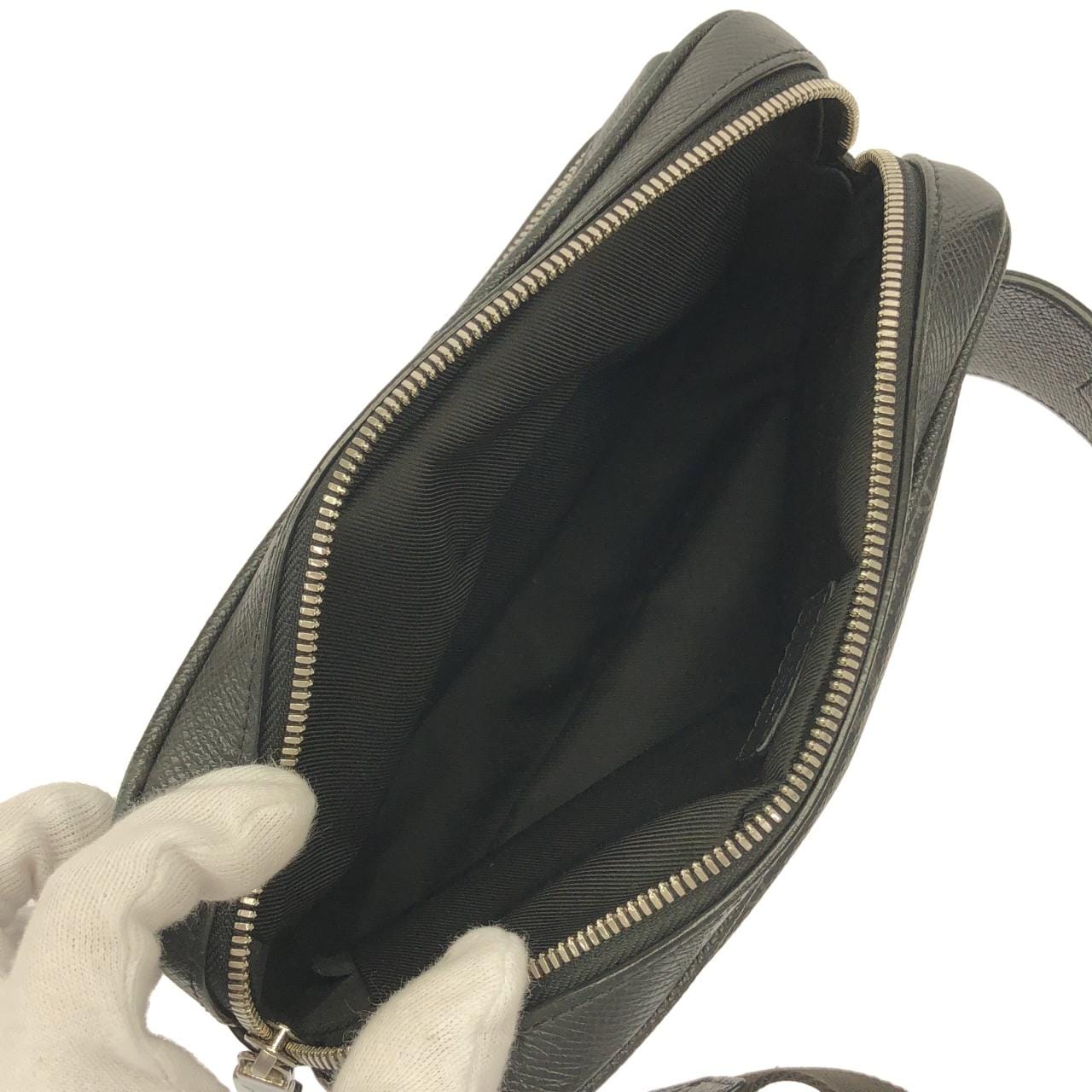 ルイヴィトン タイガ ラマ バムバッグ アウトドア M30245 ショルダーバッグ